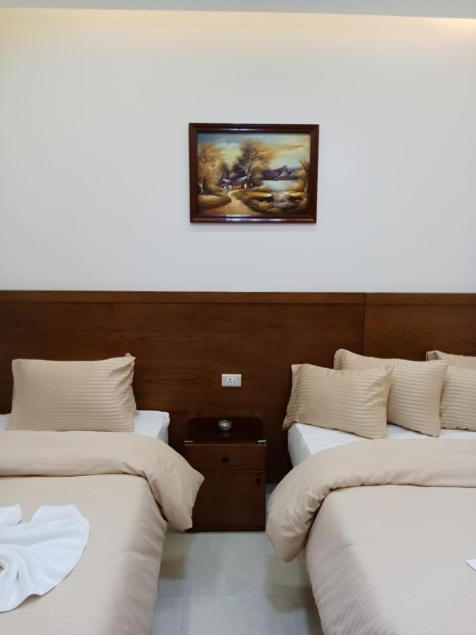 New Panorama Inn - Photo 11