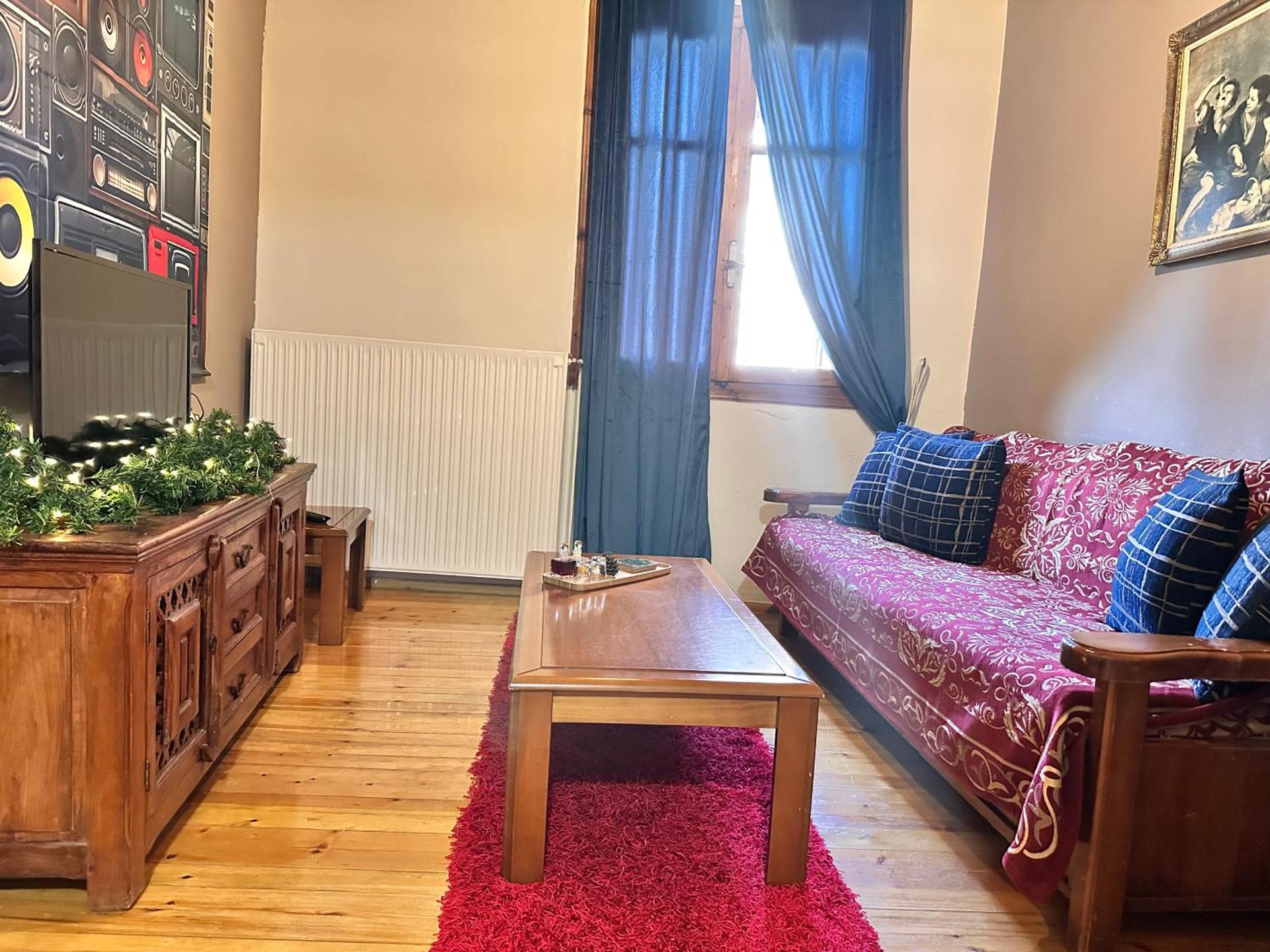 One-Bedroom Apartment with View