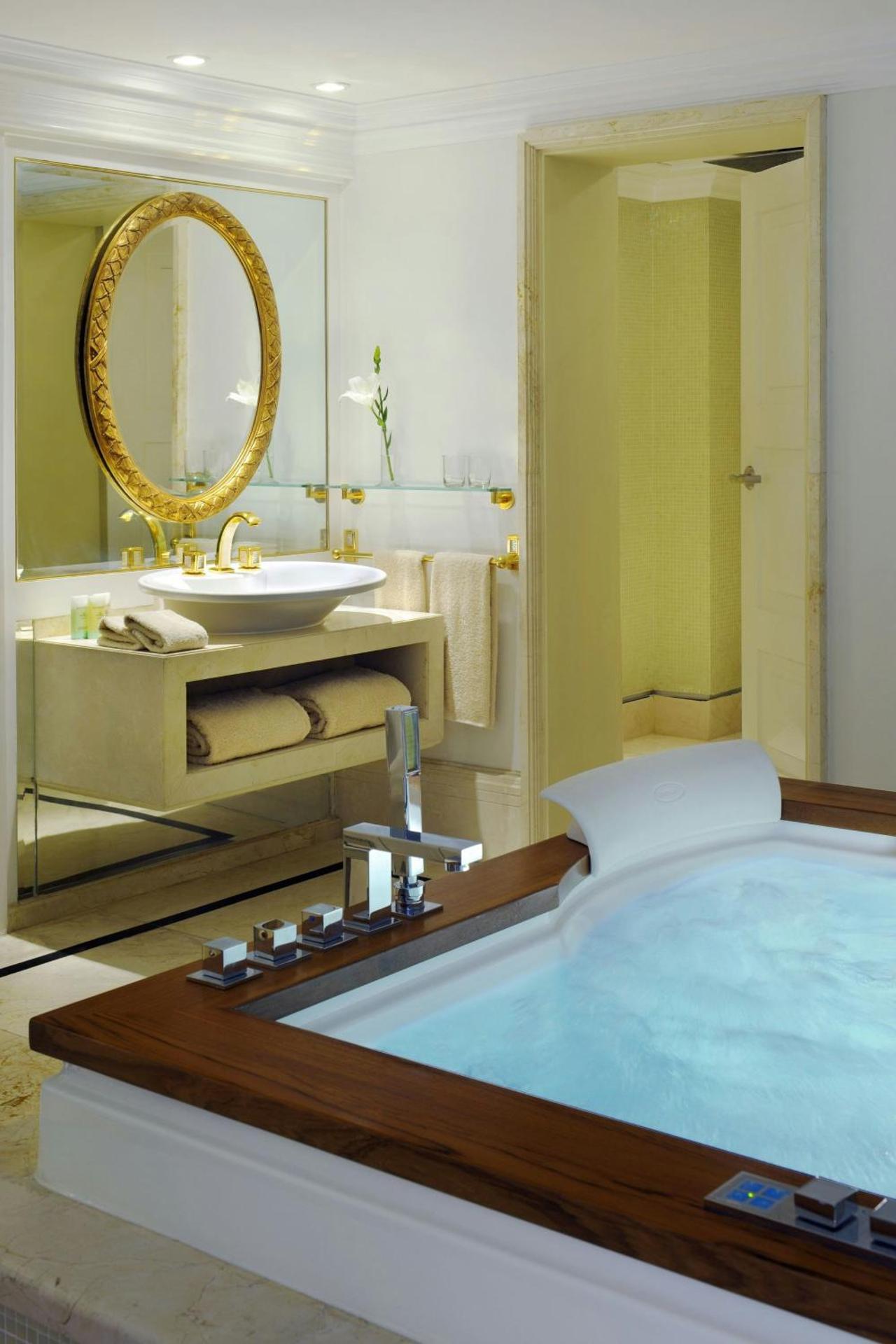 Cairo Marriott Hotel & Omar Khayyam Casino - Photo 48