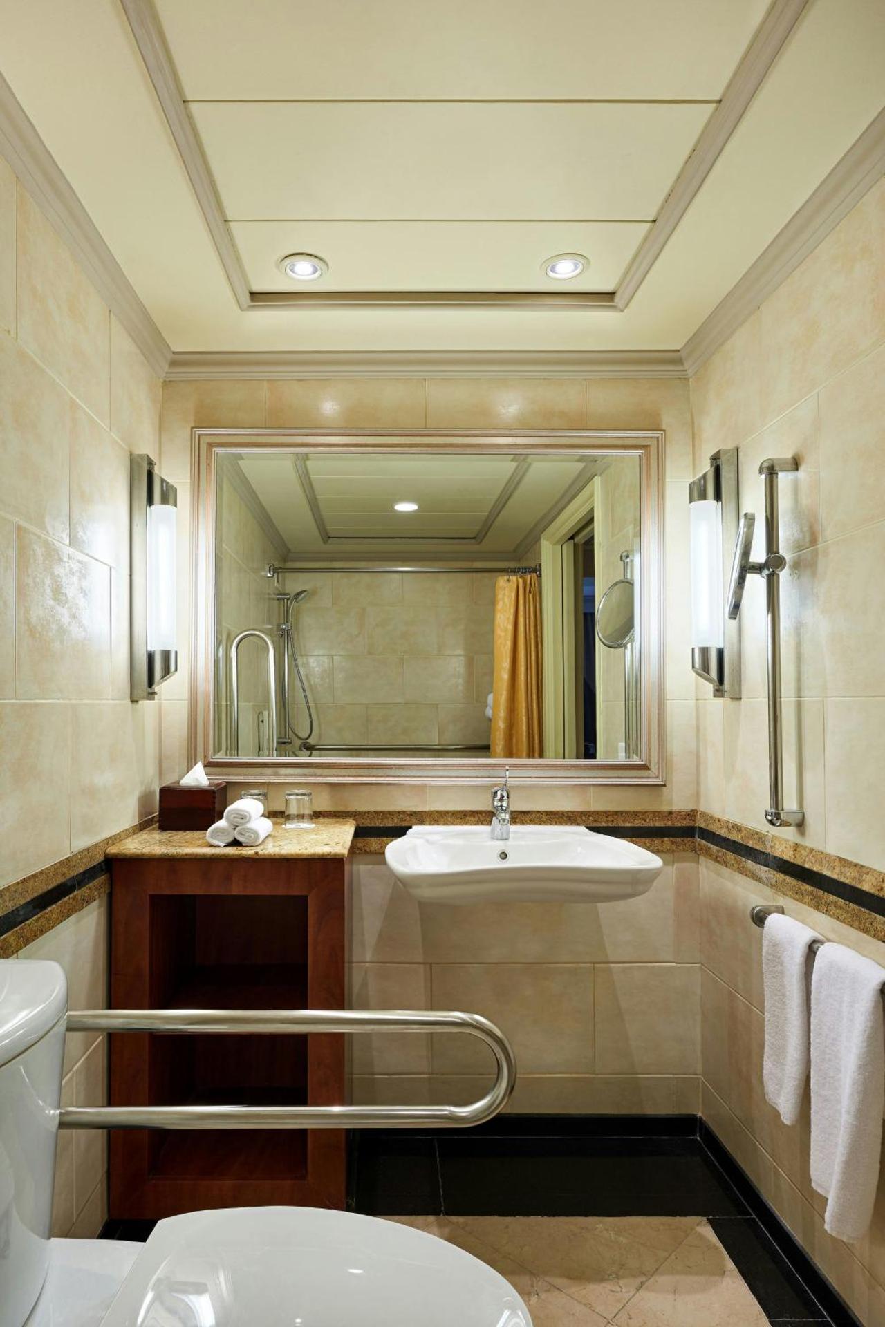 Cairo Marriott Hotel & Omar Khayyam Casino - Photo 36