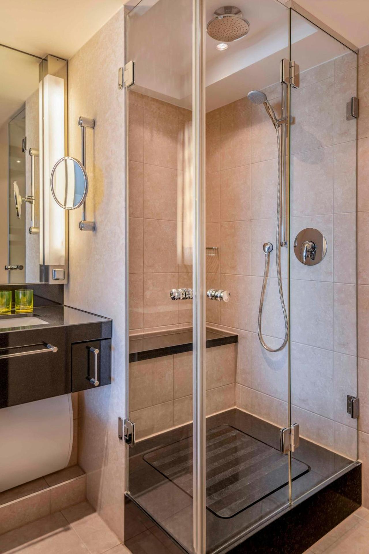 Four Points by Sheraton Munich Arabellapark - Photo 38