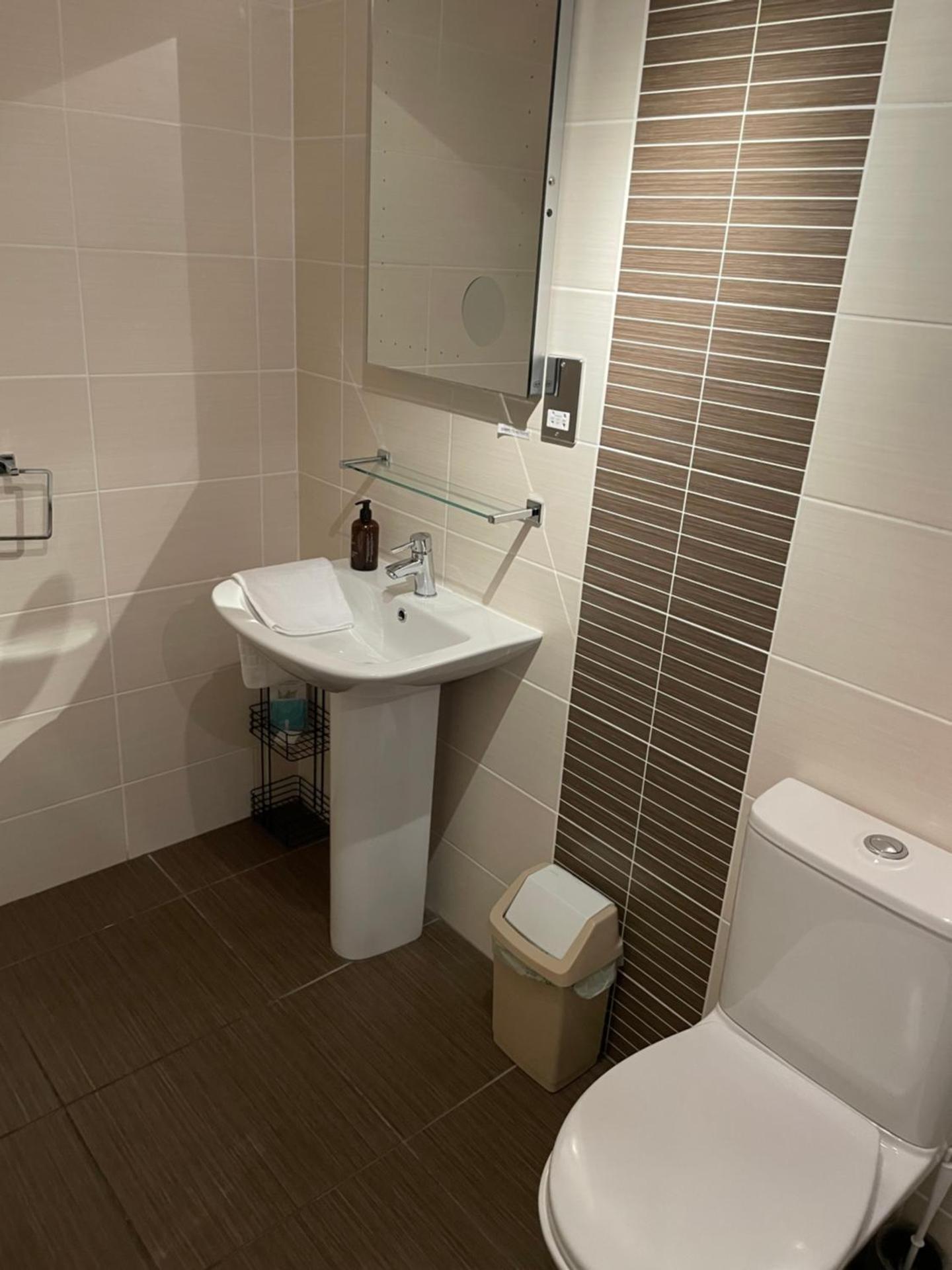 The Claymore Guest House - Photo 83