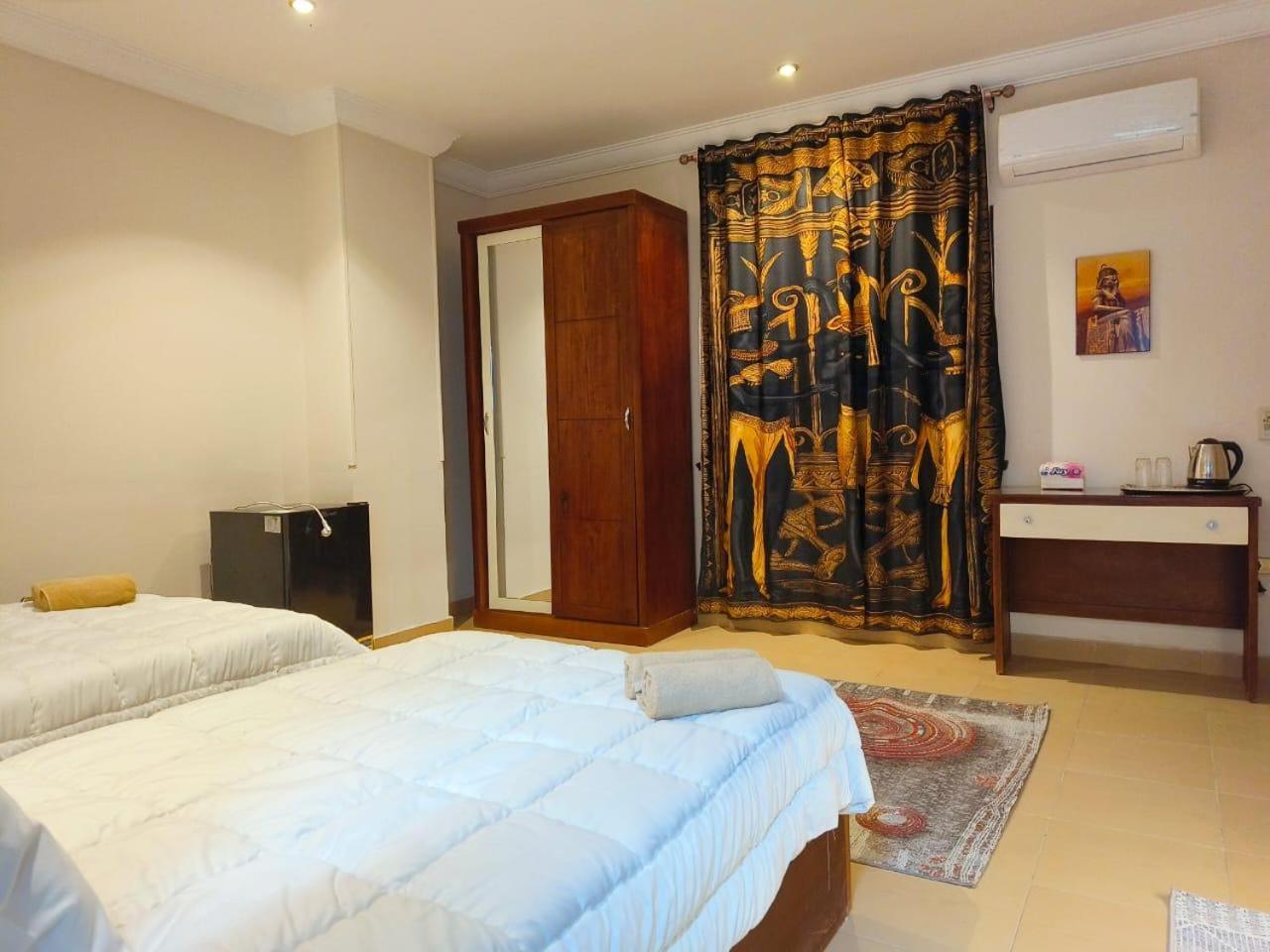 Akh Pyramid Hostel - Photo 45