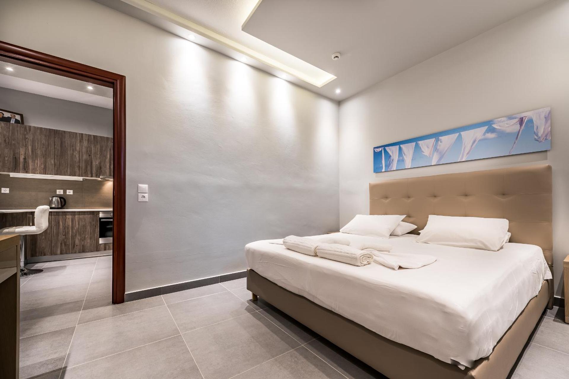 Canadian Hotel - Photo 17