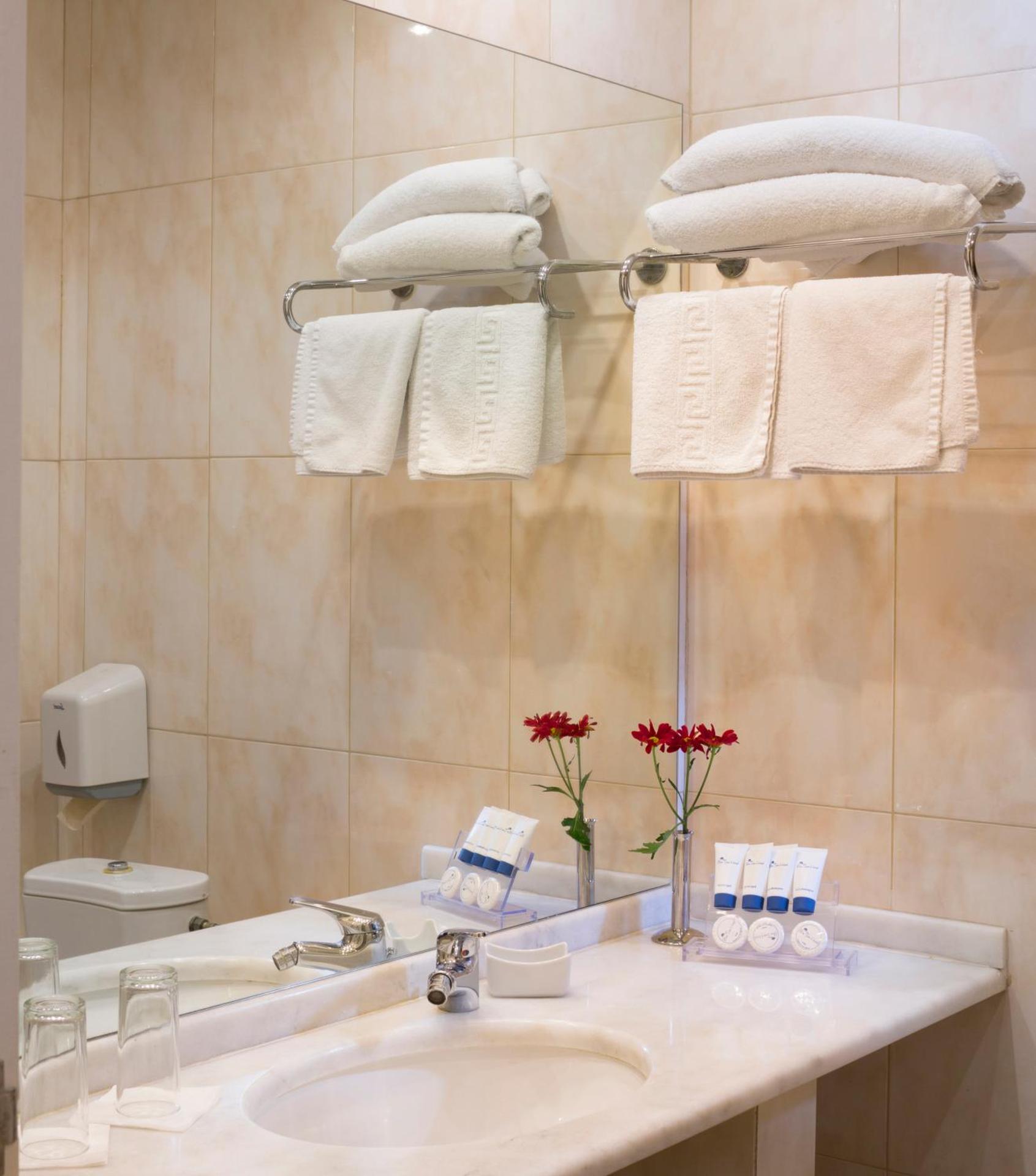 Blue Sea Hotel Alimos - Photo 2