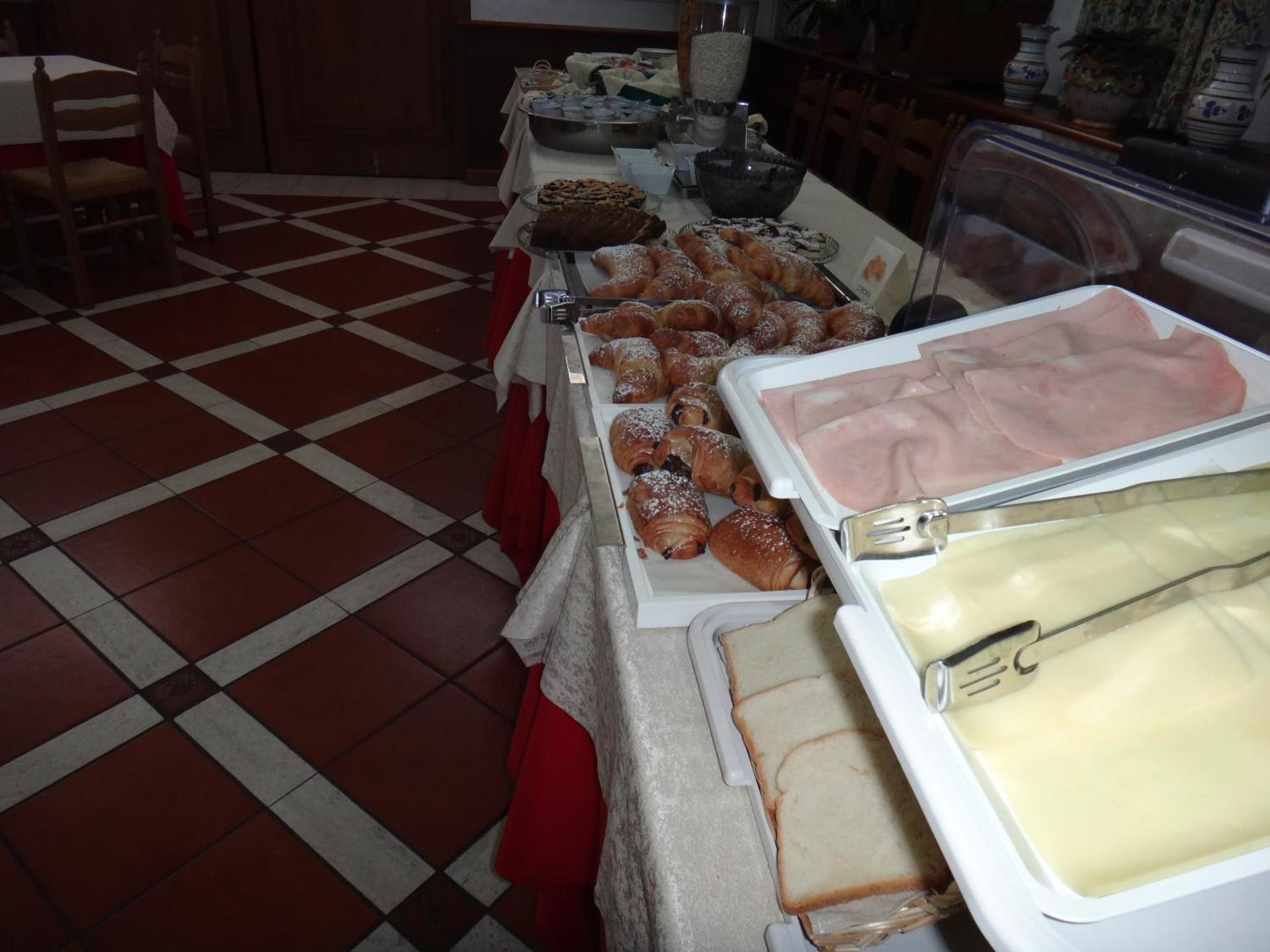 Benny Hotel - Photo 21