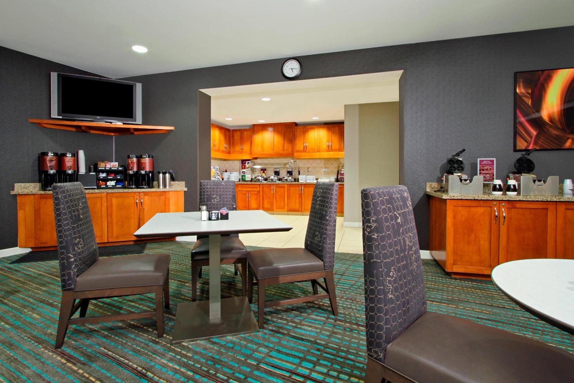 Residence Inn Phoenix Glendale Sports & Entertainment District - Photo 25