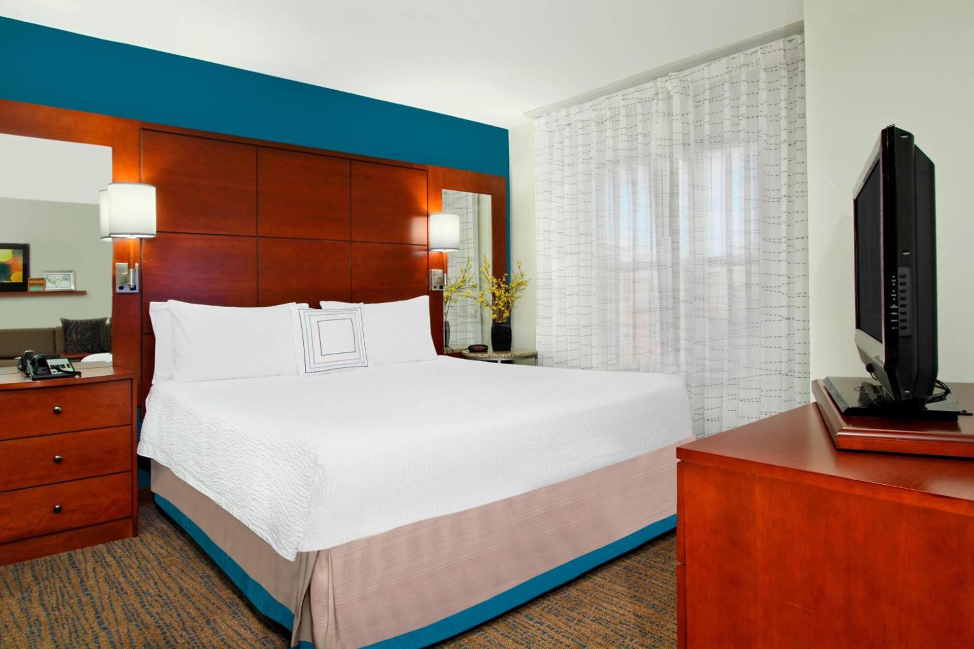Residence Inn Phoenix Glendale Sports & Entertainment District - Photo 32