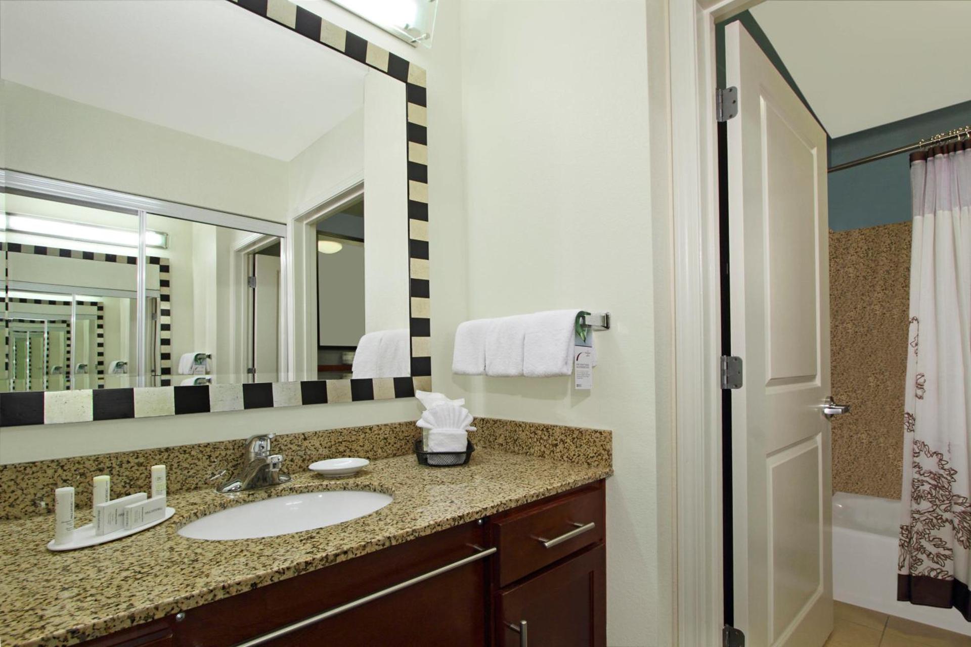 Residence Inn Phoenix Glendale Sports & Entertainment District - Photo 46