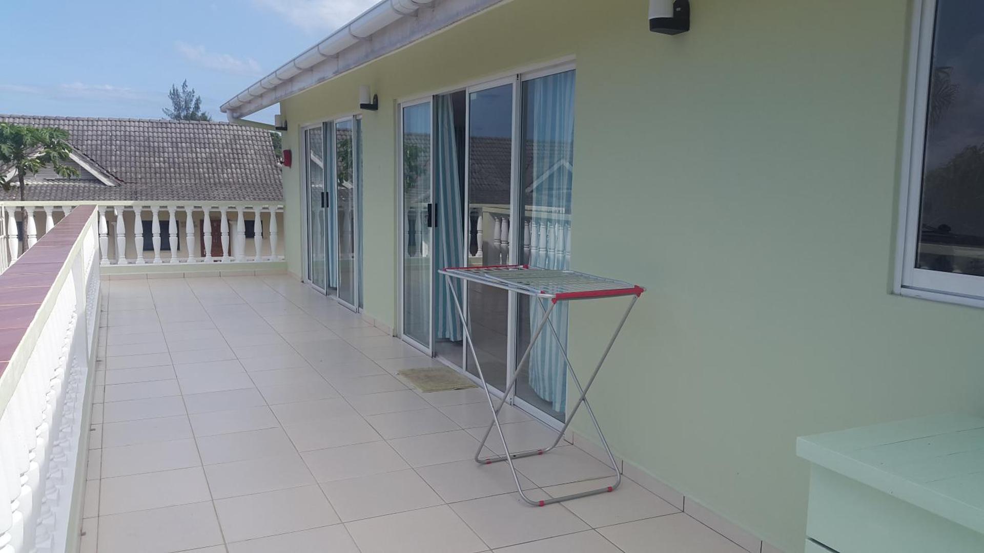 Chez Payet Airport Guesthouse - Photo 12