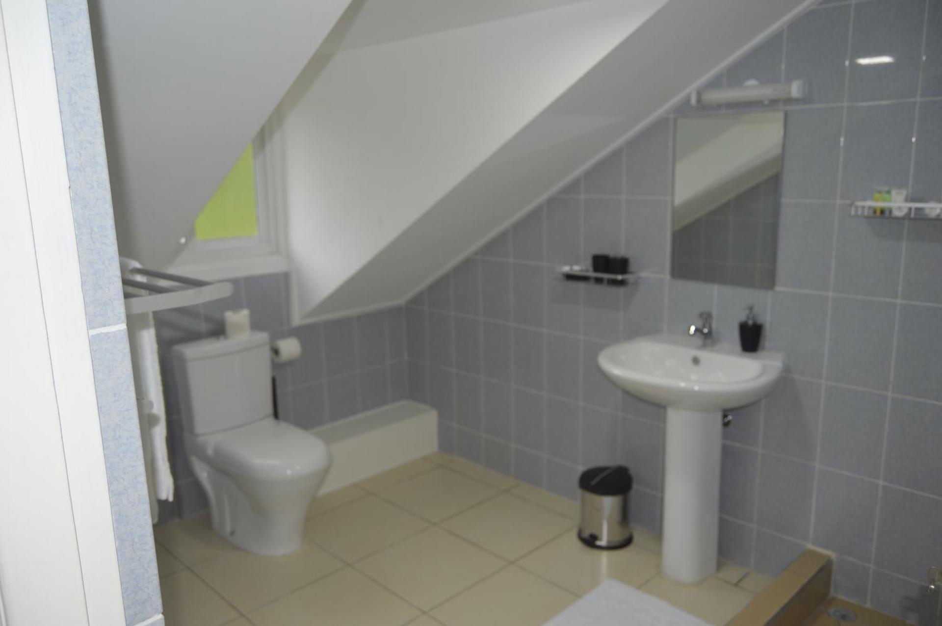 Chez Payet Airport Guesthouse - Photo 2