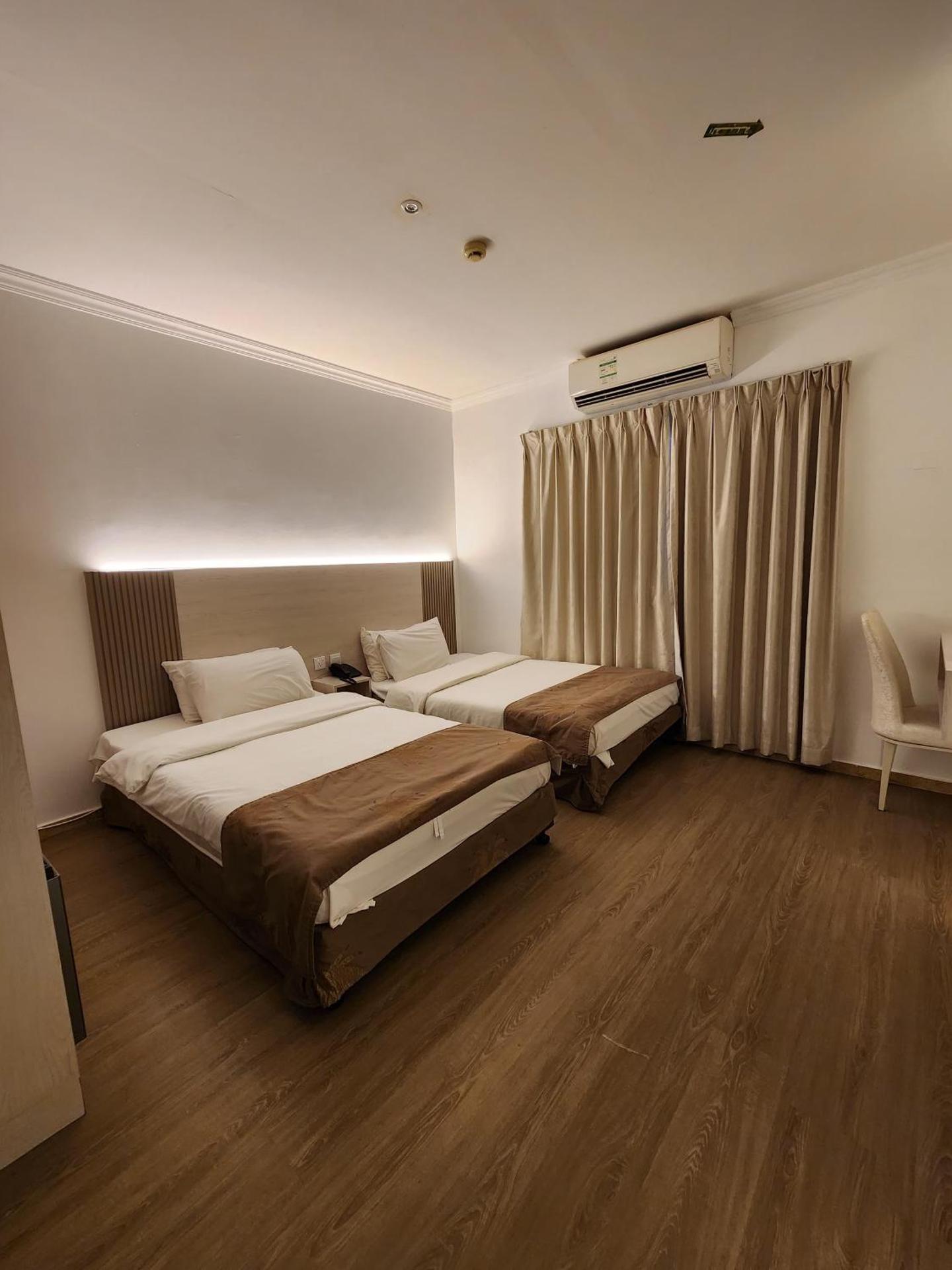 Sharjah International Airport Hotel - Photo 32