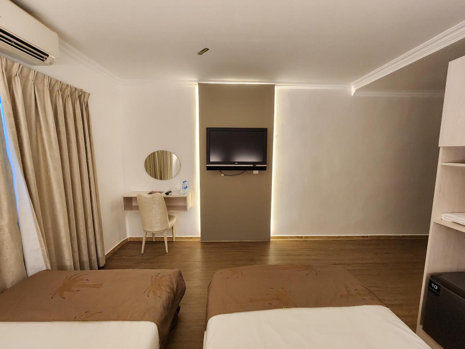 Sharjah International Airport Hotel - Photo 31