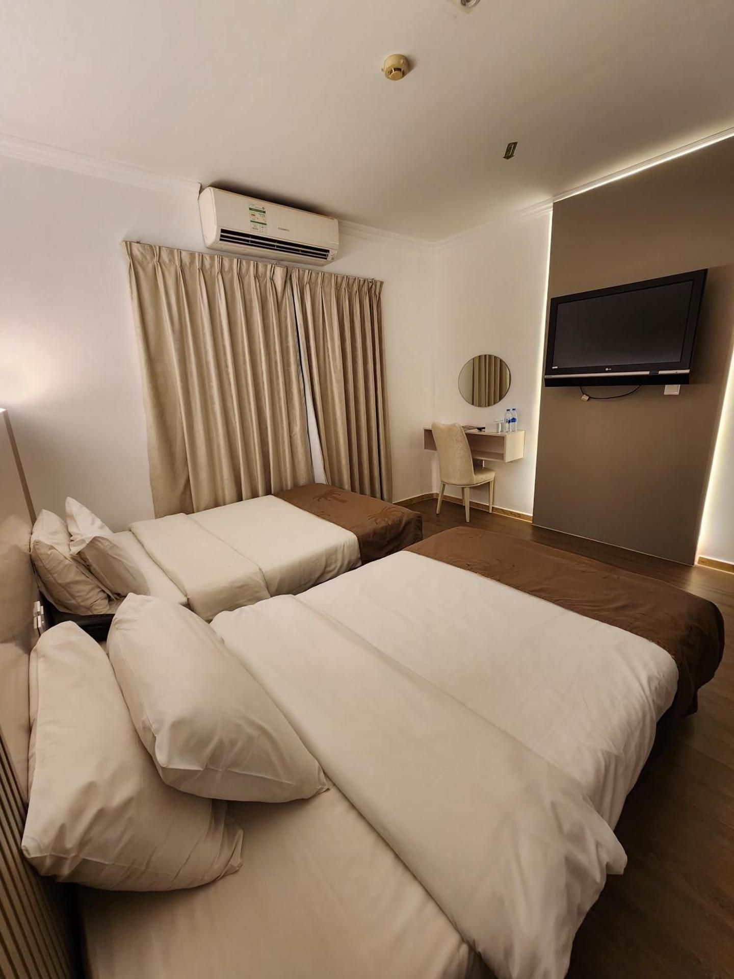 Sharjah International Airport Hotel - Photo 29