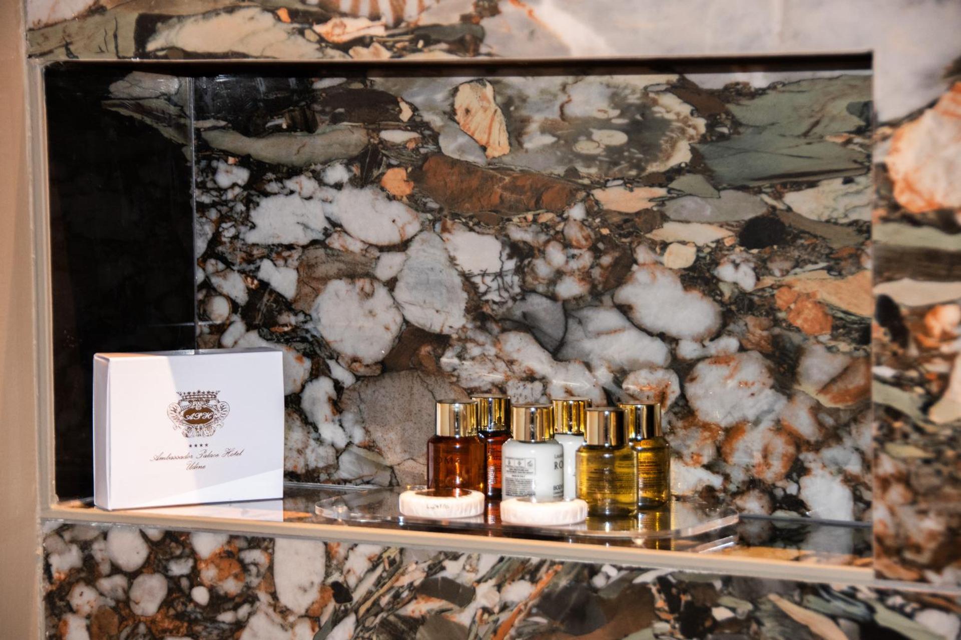 Ambassador Palace Hotel - Photo 34