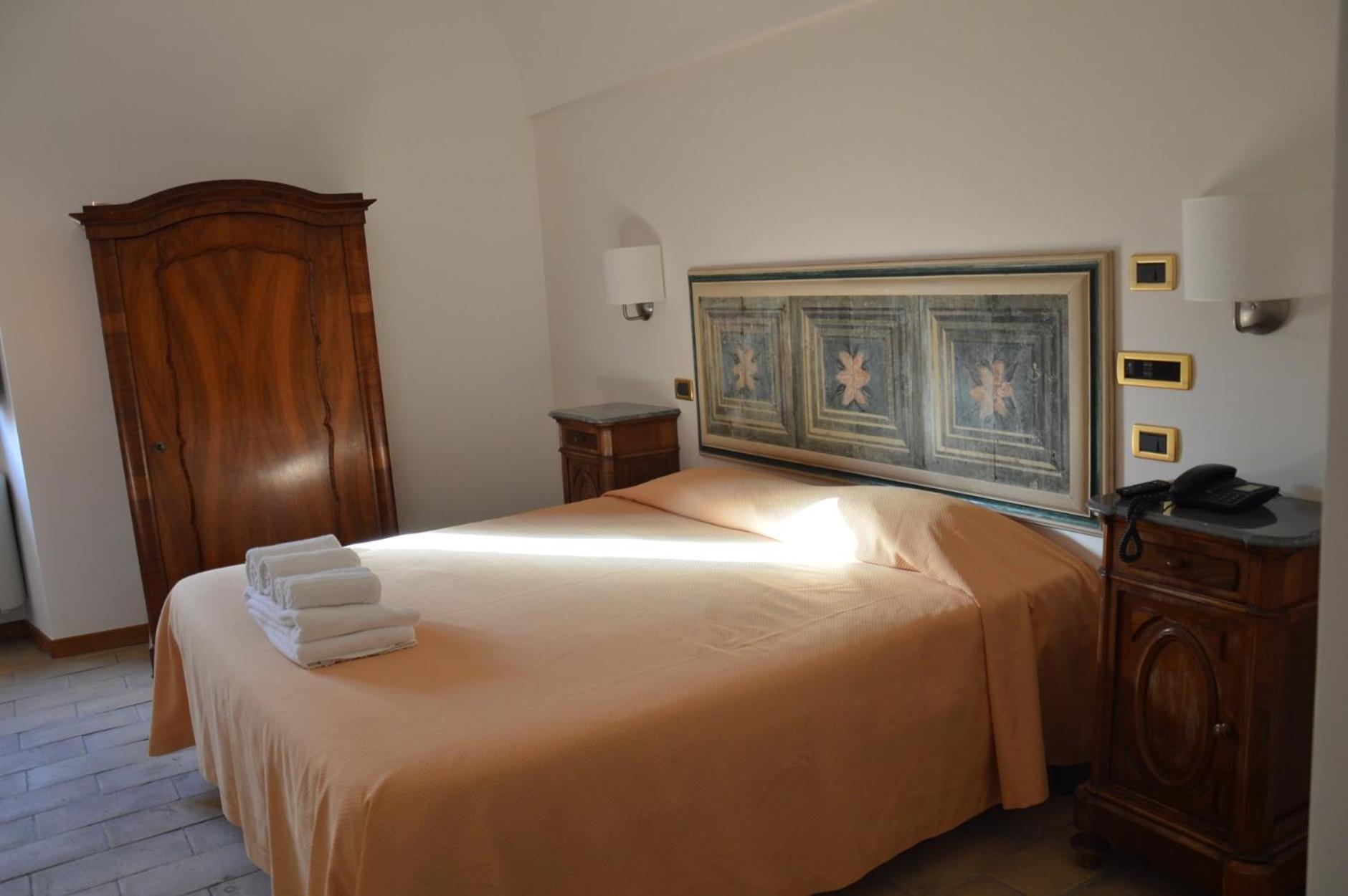 S. Martin Hotel - Photo 52