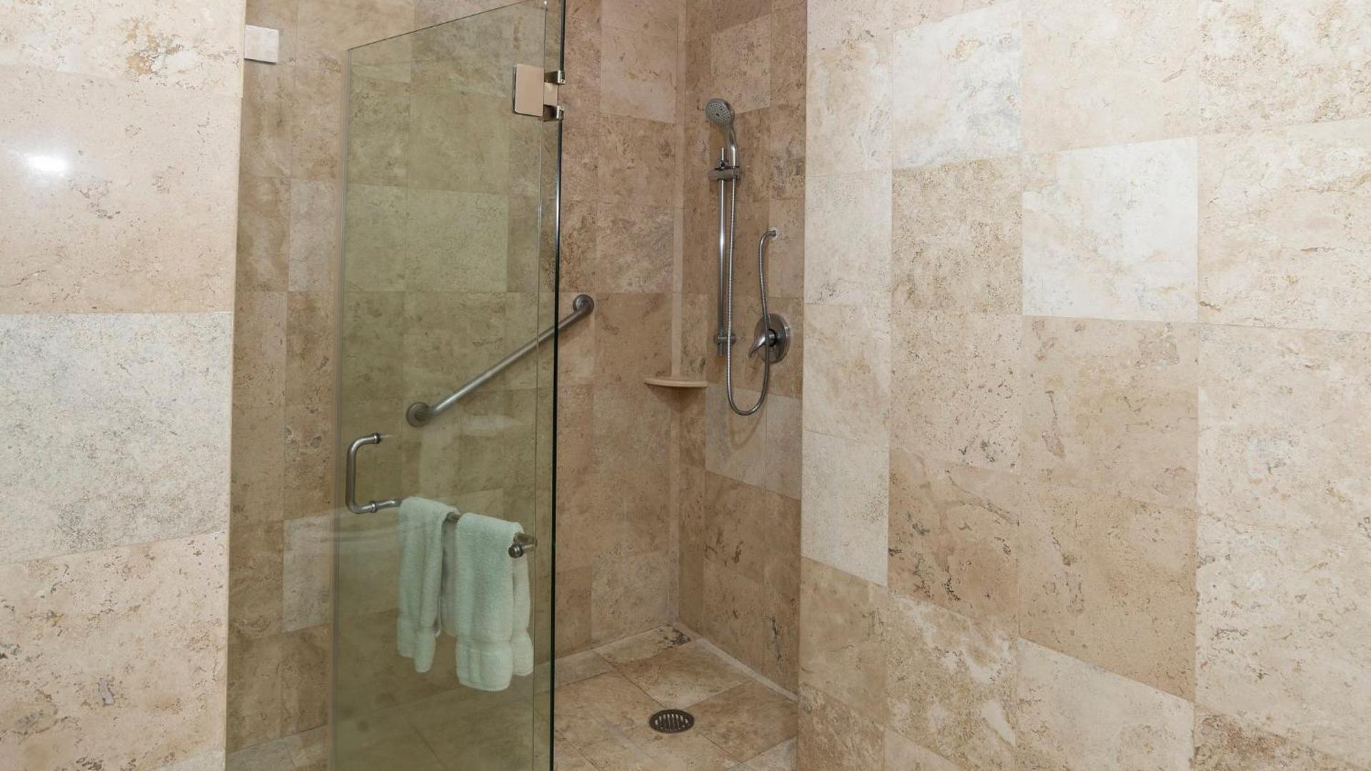 Holiday Inn Express Mexico Santa Fe by IHG - Photo 50