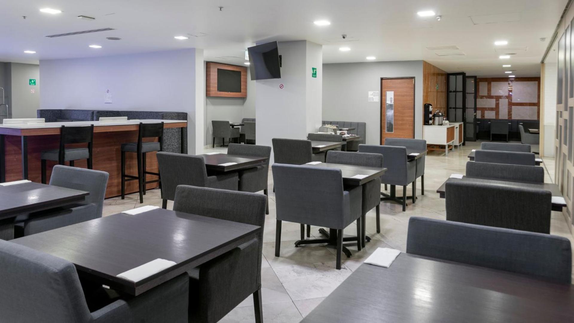 Holiday Inn Express Mexico Santa Fe by IHG - Photo 17