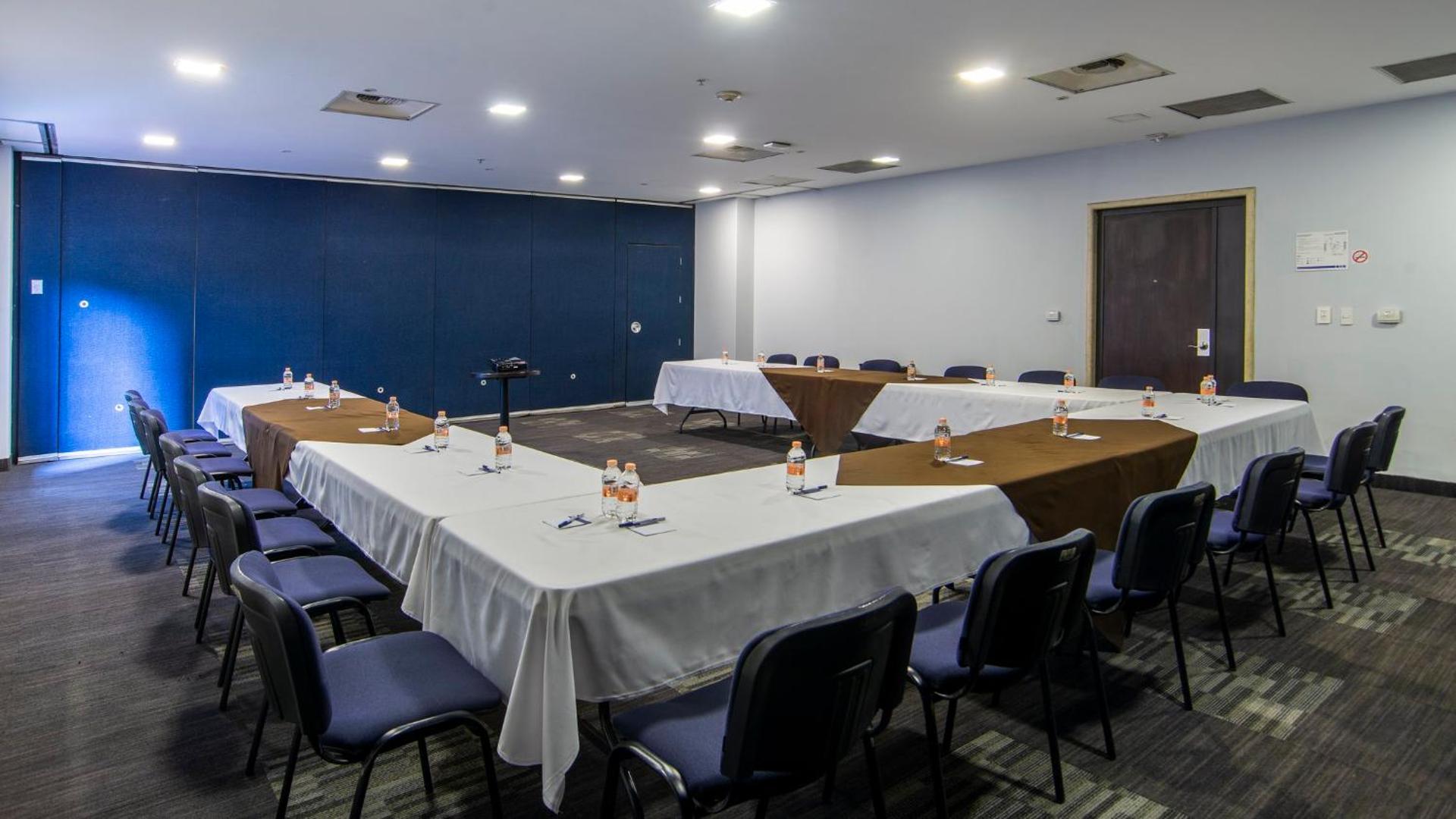 Holiday Inn Express Mexico Santa Fe by IHG - Photo 24