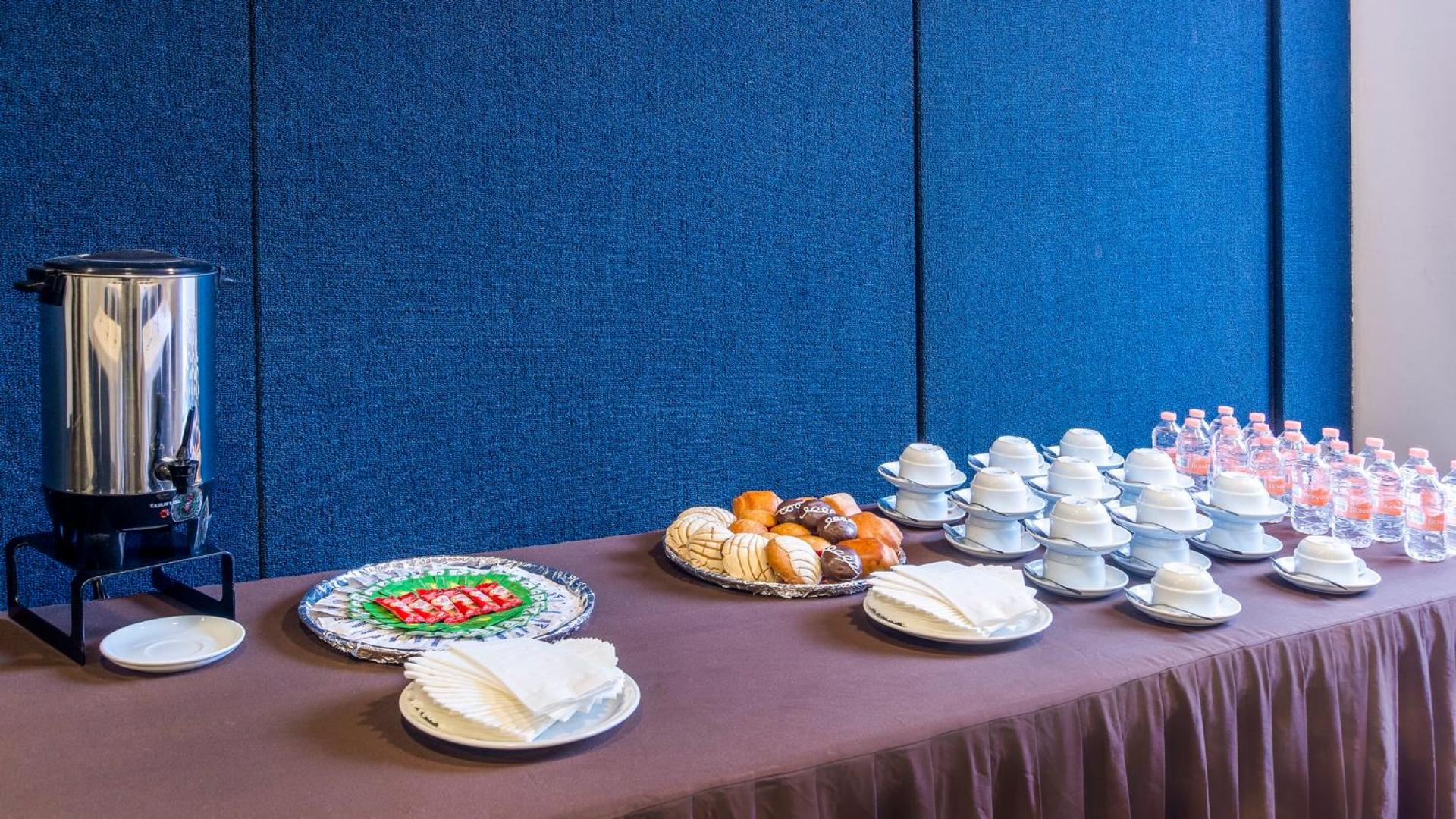 Holiday Inn Express Mexico Santa Fe by IHG - Photo 25