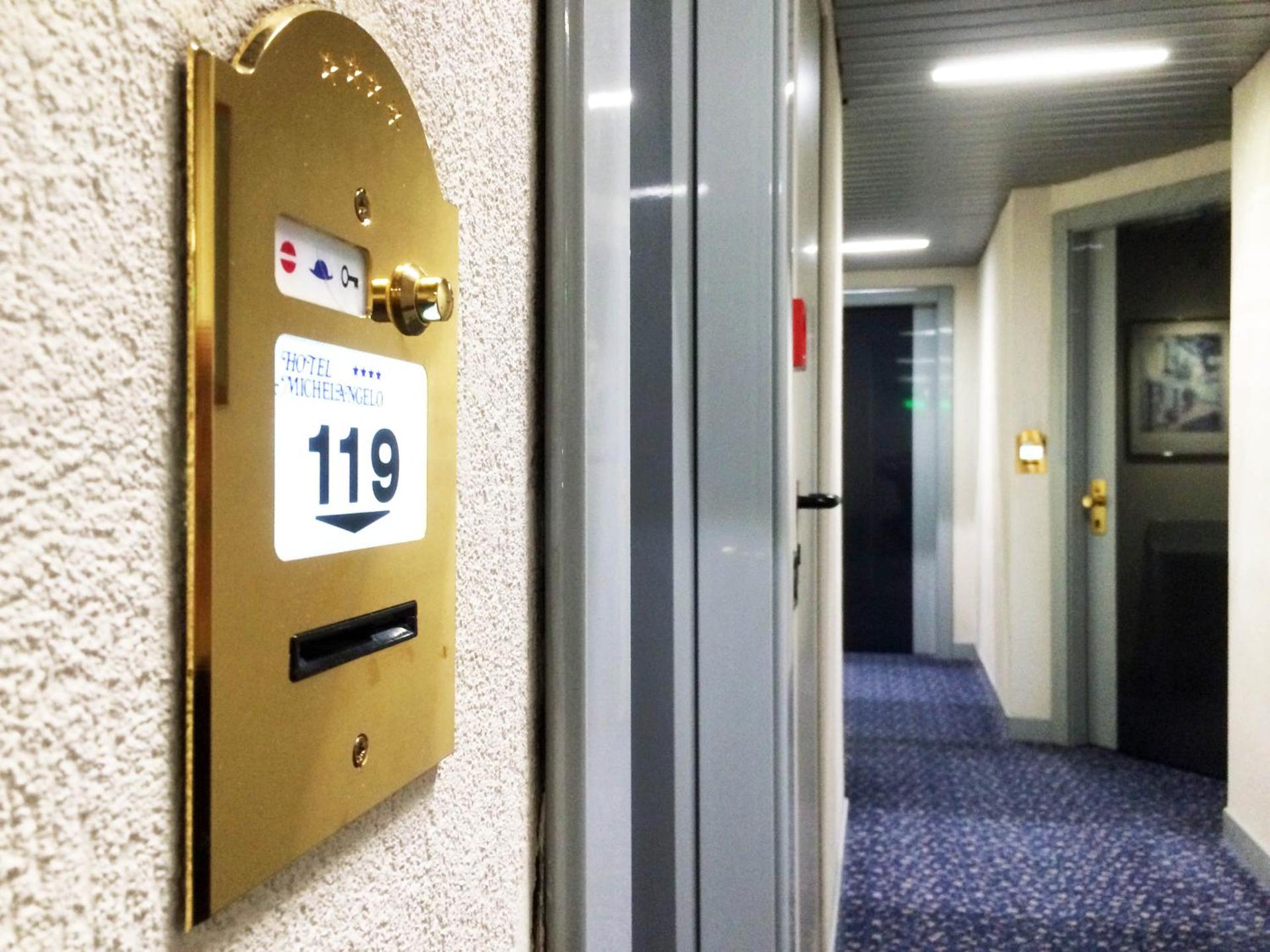 Hotel Michelangelo - Photo 32