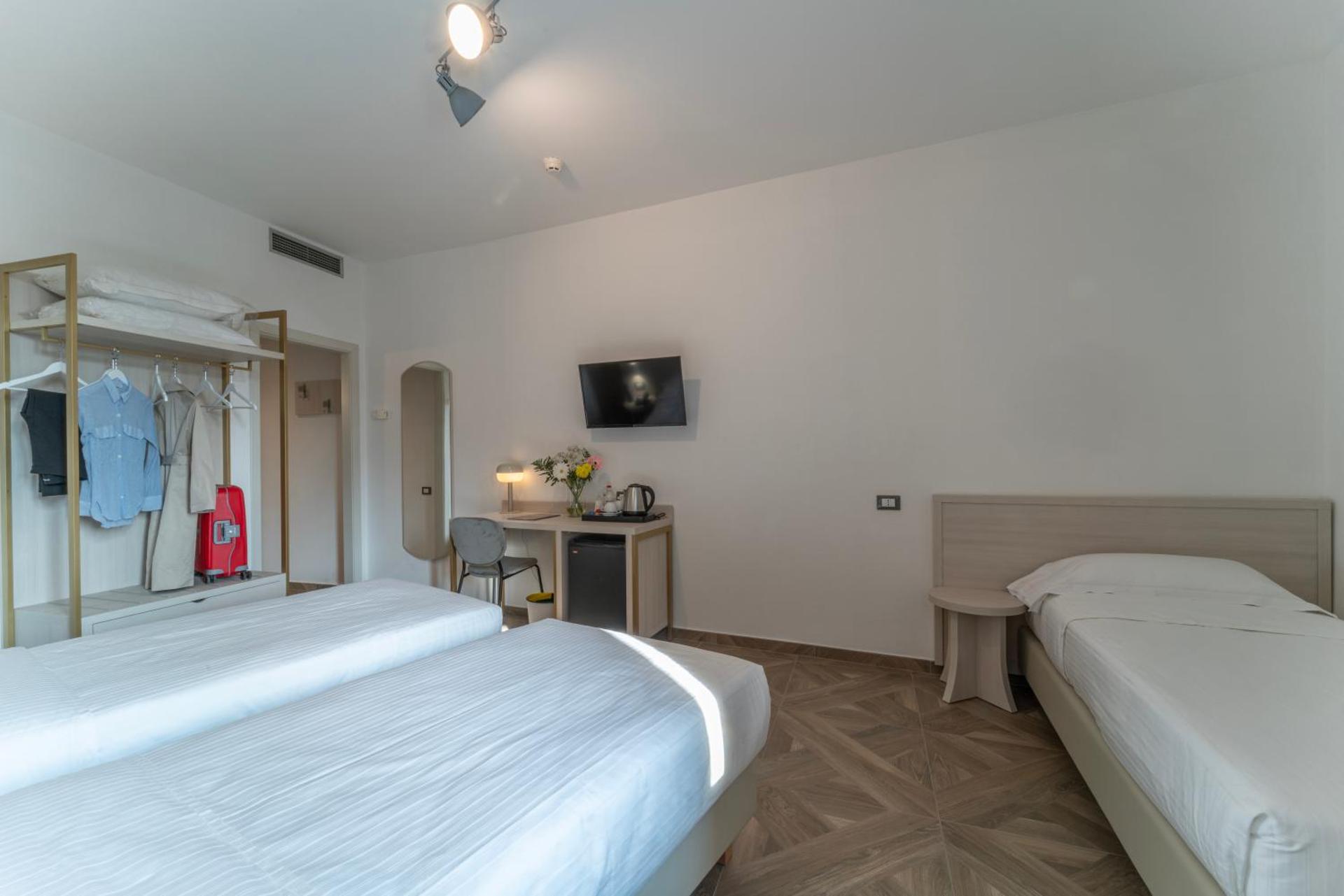 Hotel Donatello - Photo 37