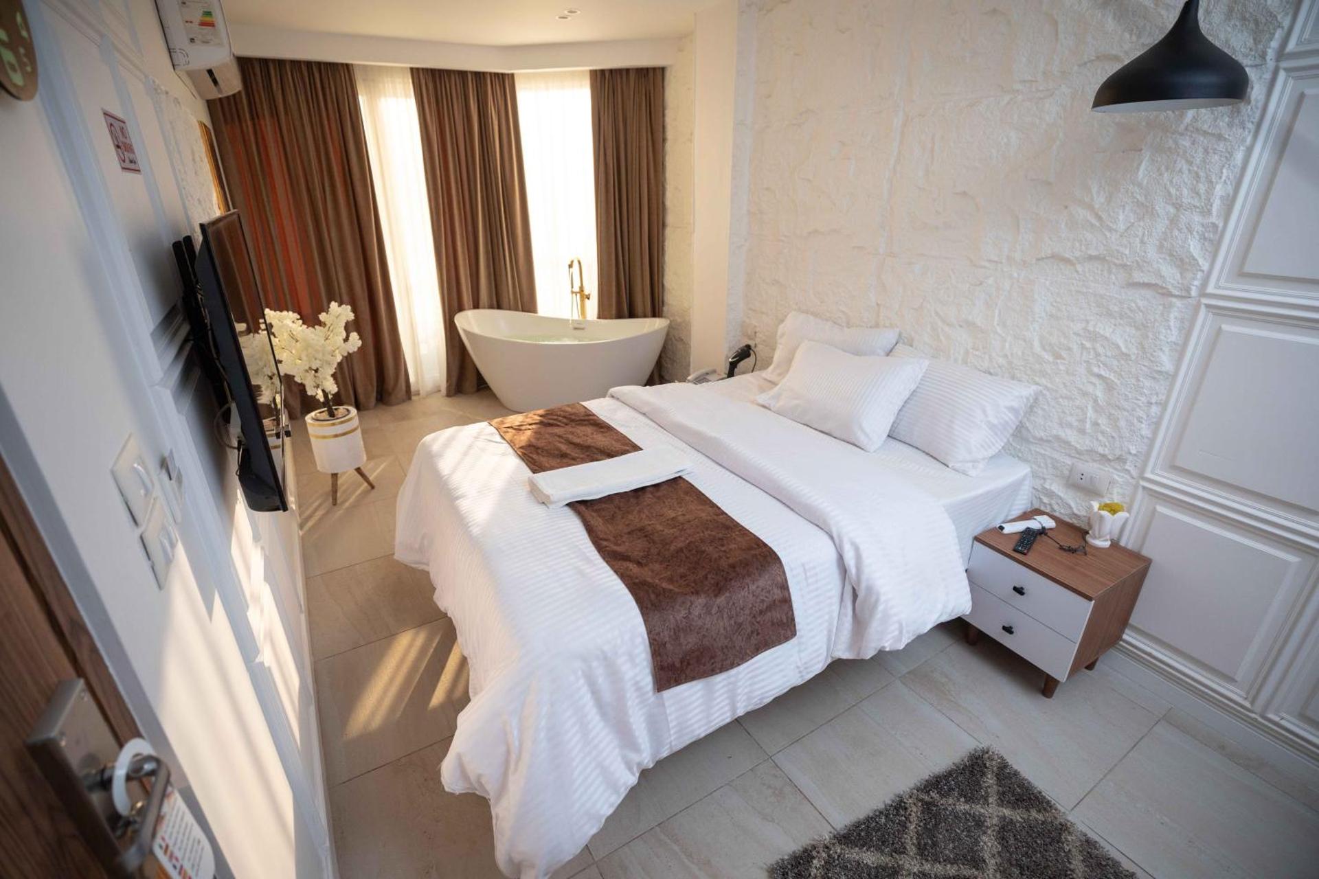 Superior Suite With Balcony Pyramids View