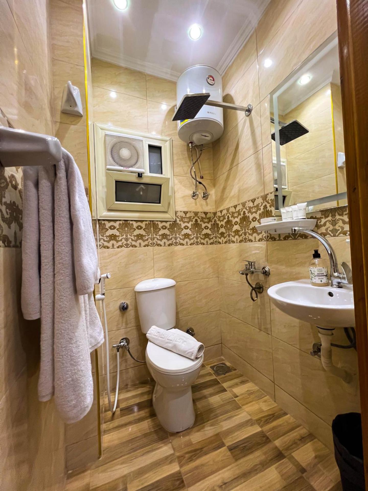 Pyramids On The Spot View - Photo 12