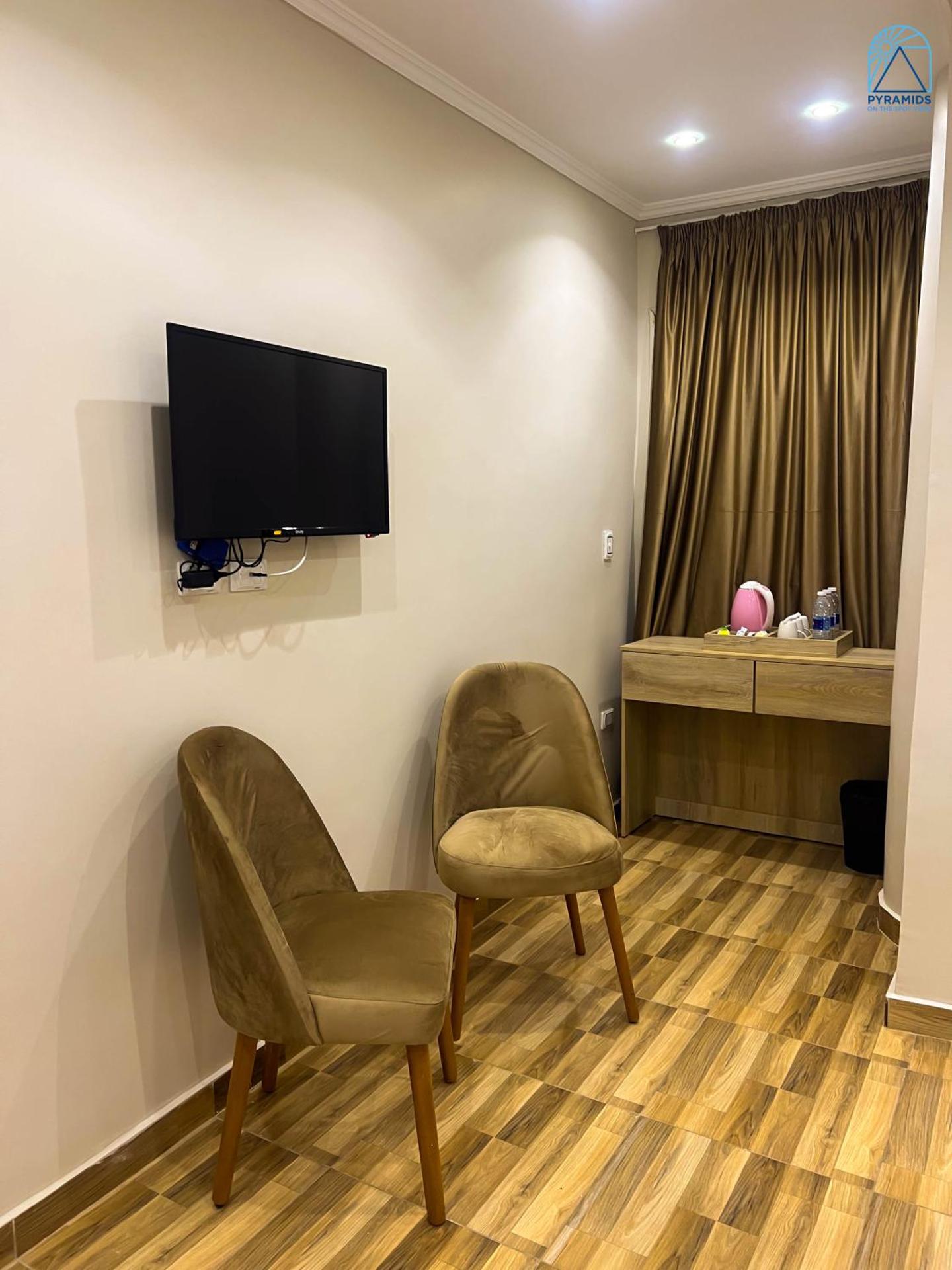 Pyramids On The Spot View - Photo 57