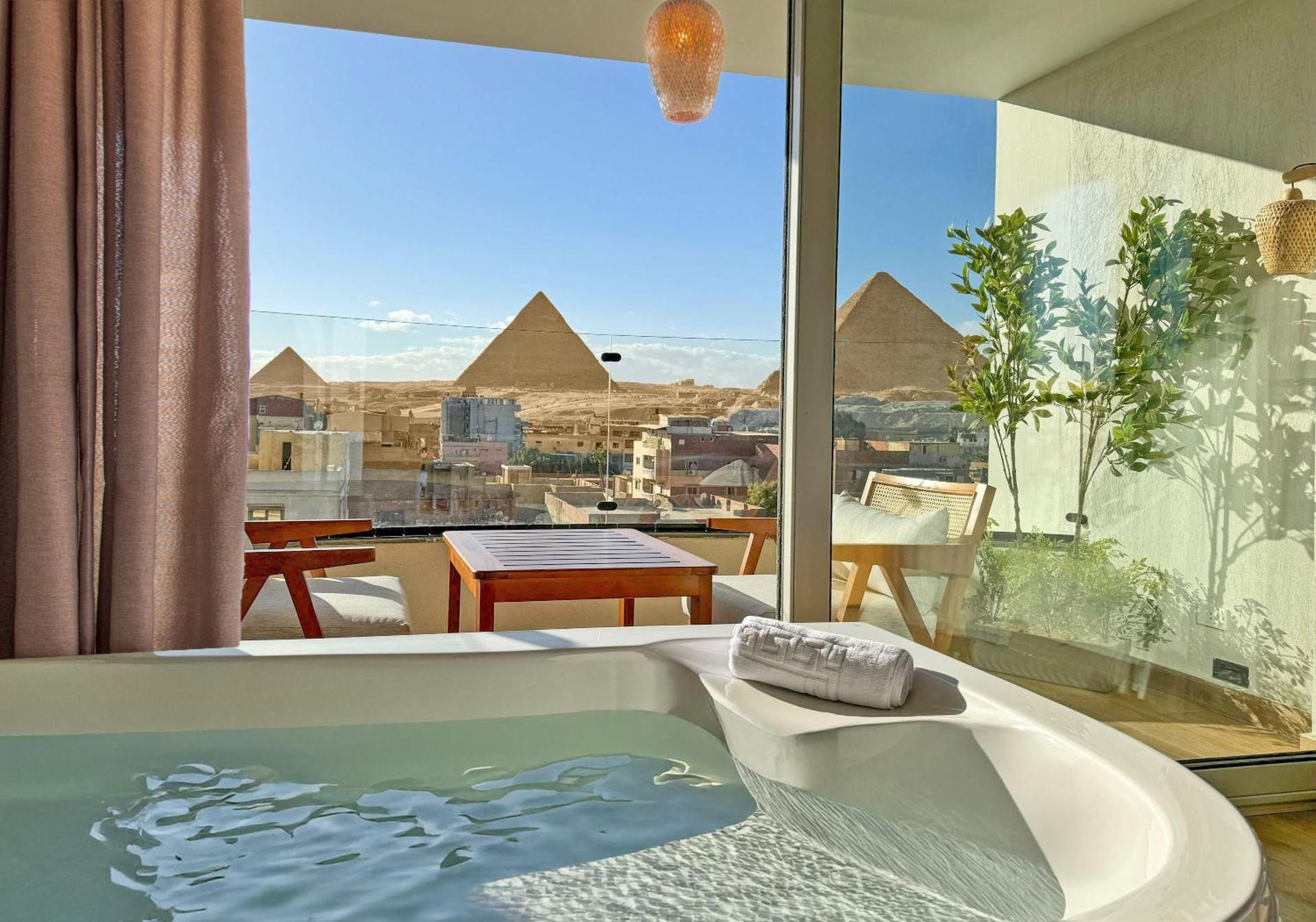 Galaxy Pyramids View INN - Photo 5
