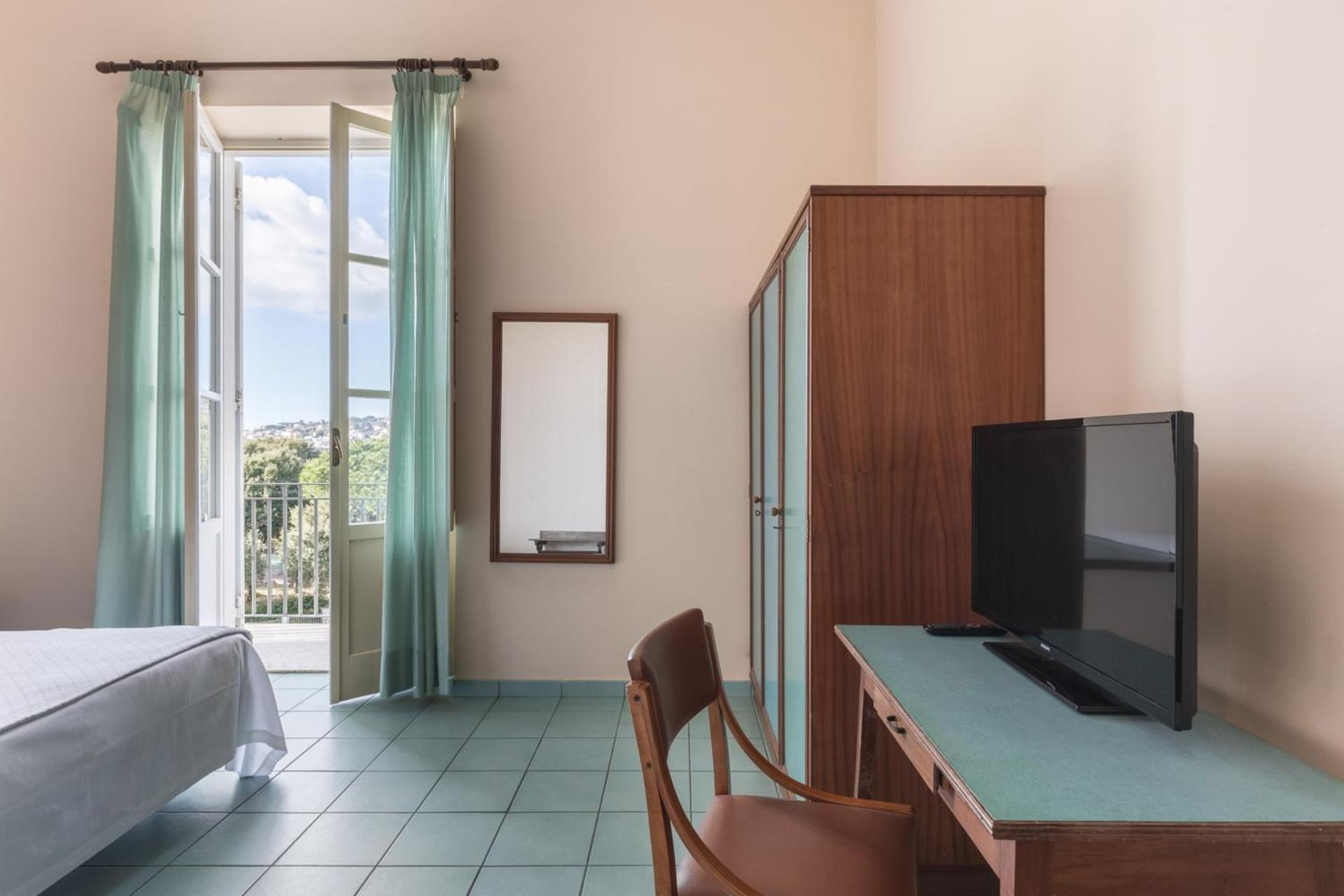 Hotel Serapo - Photo 4