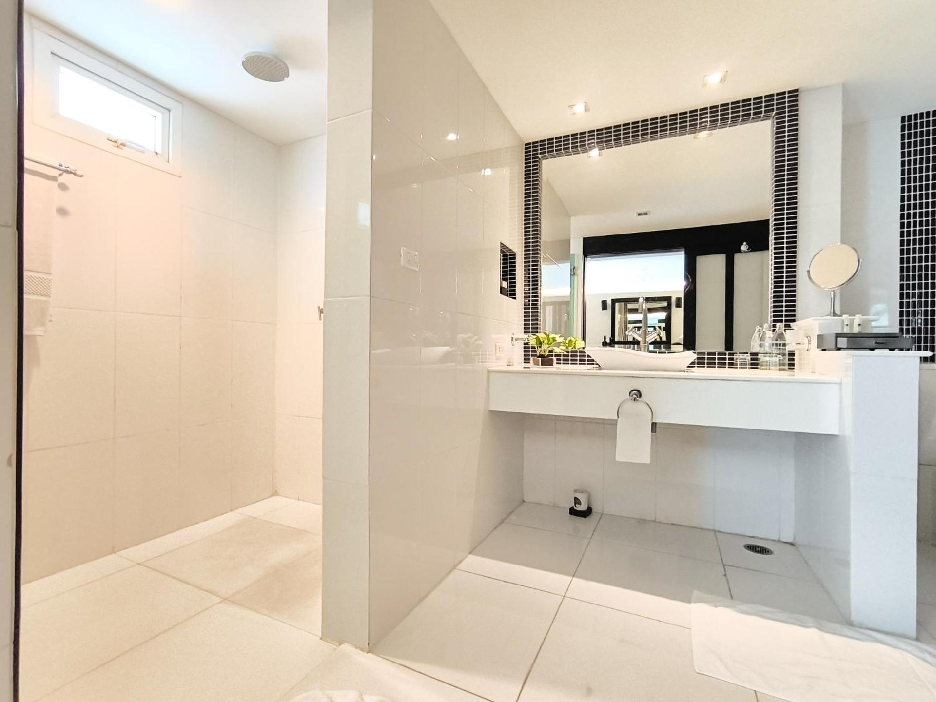 Nova Suites Pattaya by Compass Hospitality - Photo 24