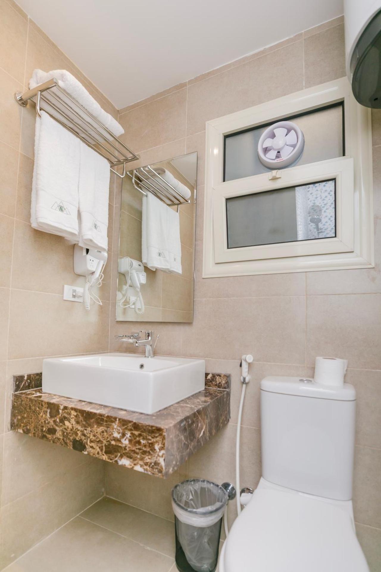 Tiye Pyramids Hotel - Photo 16