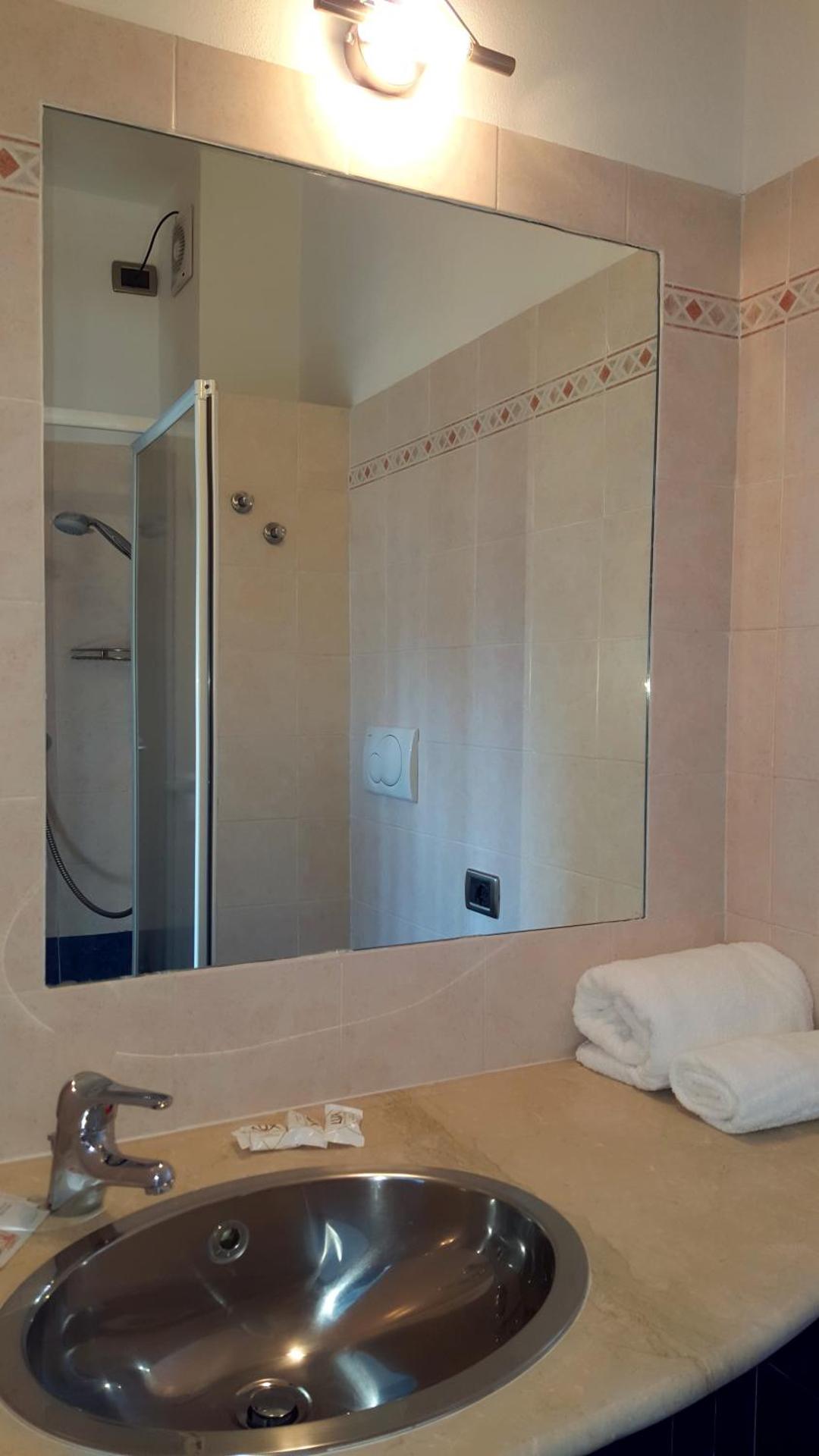 Lake Garda Hostel - Photo 50