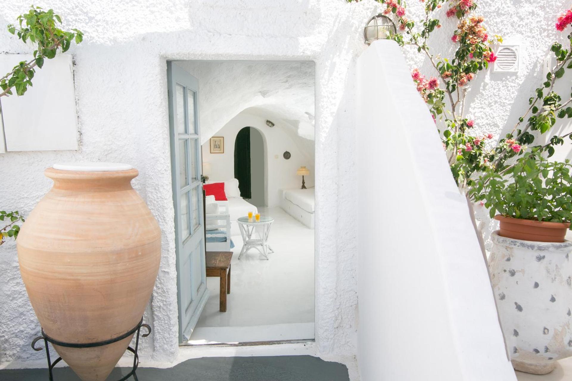 Alexander's Suites - Photo 62