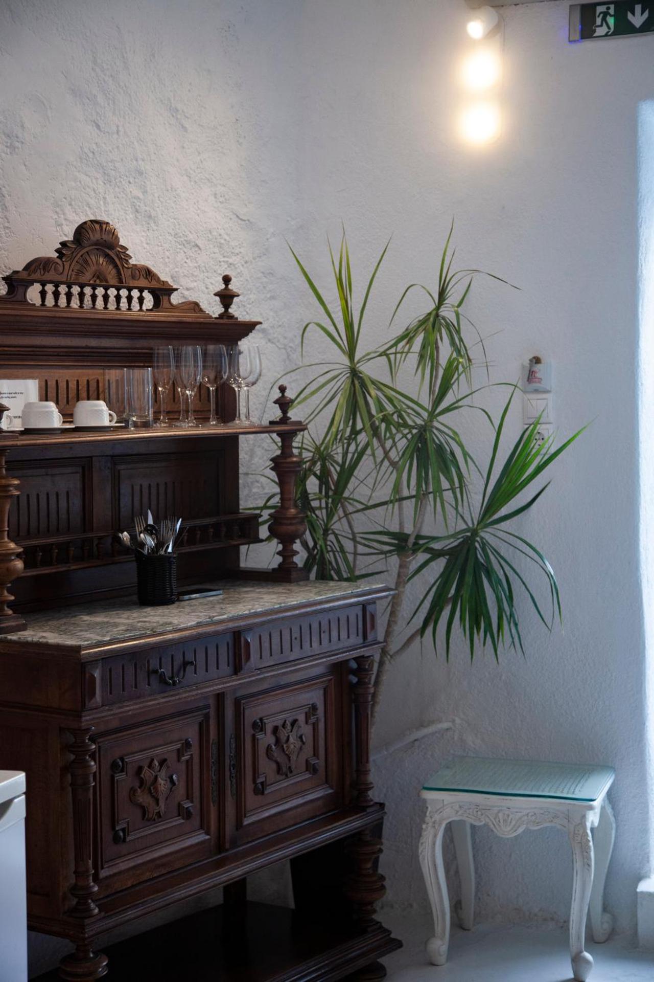 Alexander's Suites - Photo 104