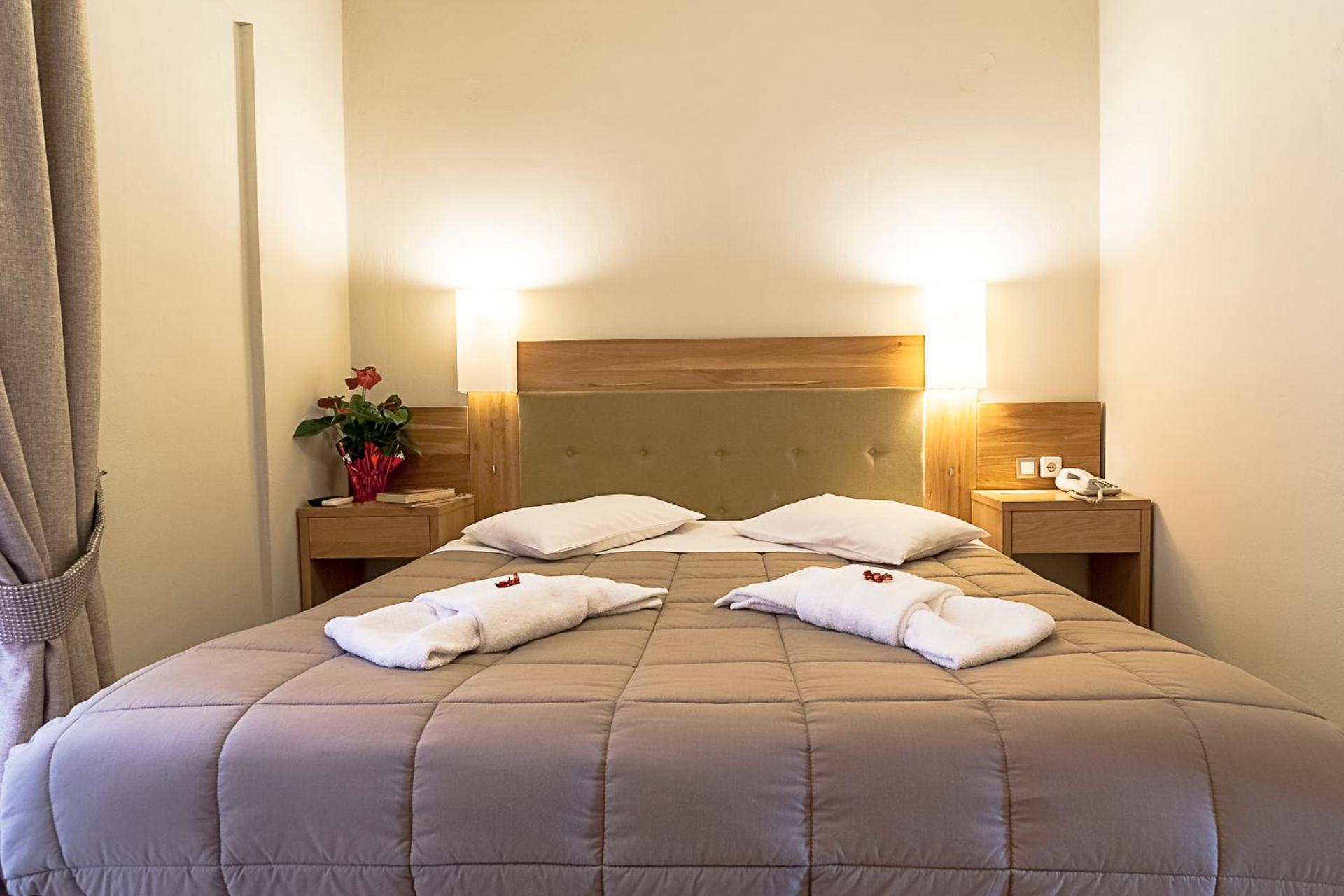 Double or Twin Room with Balcony - Photo 4