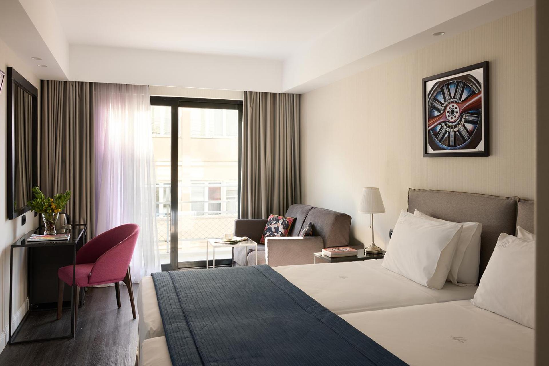 Superior Triple Room with City View