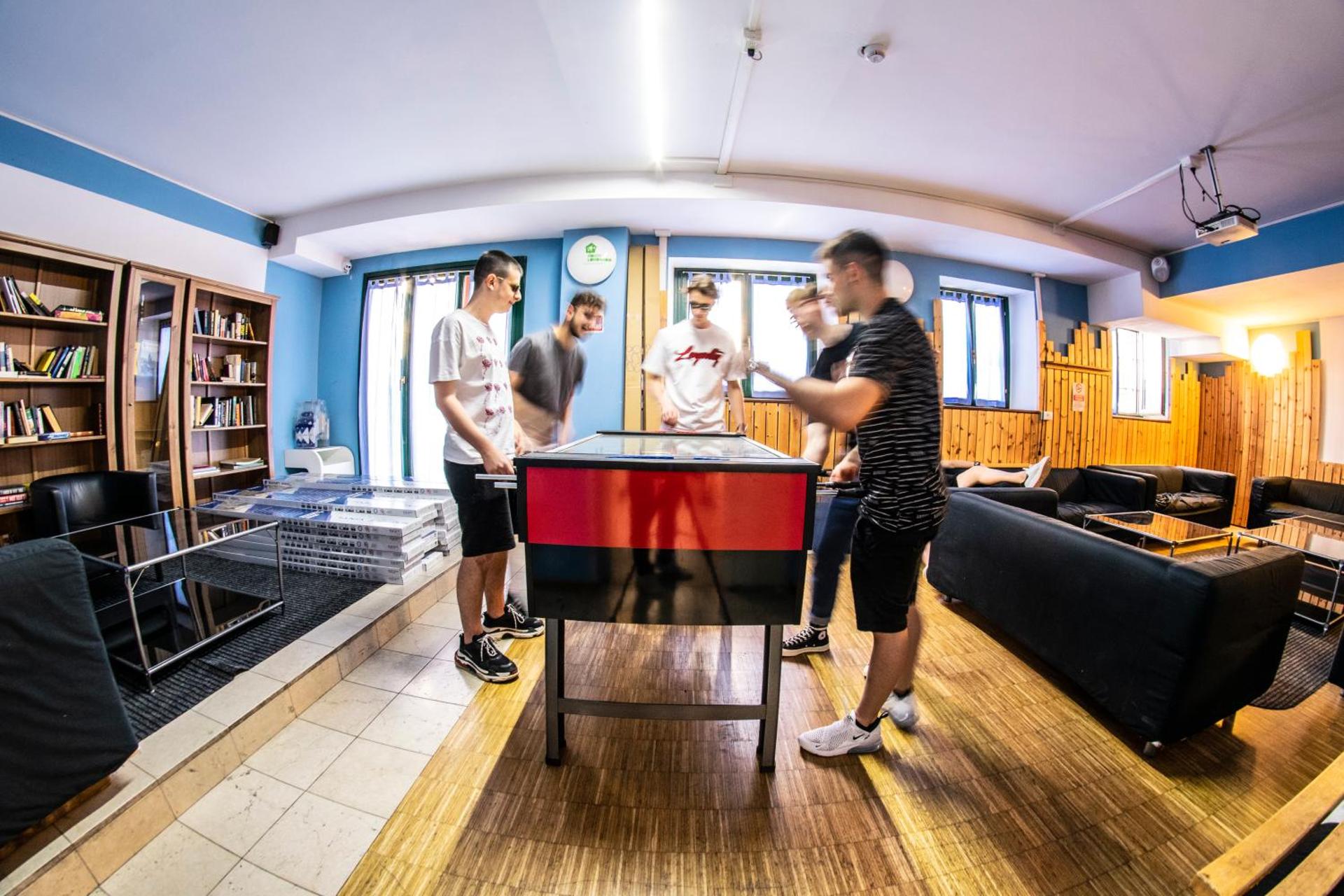 Central Hostel BG - Photo 8