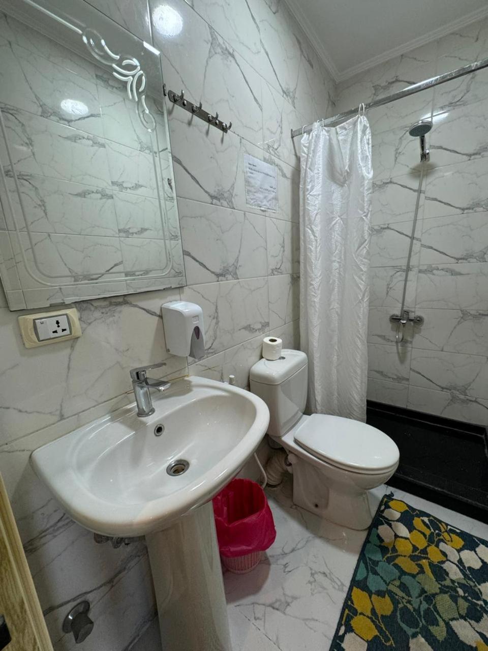 Golden Palace Hotel - Photo 48