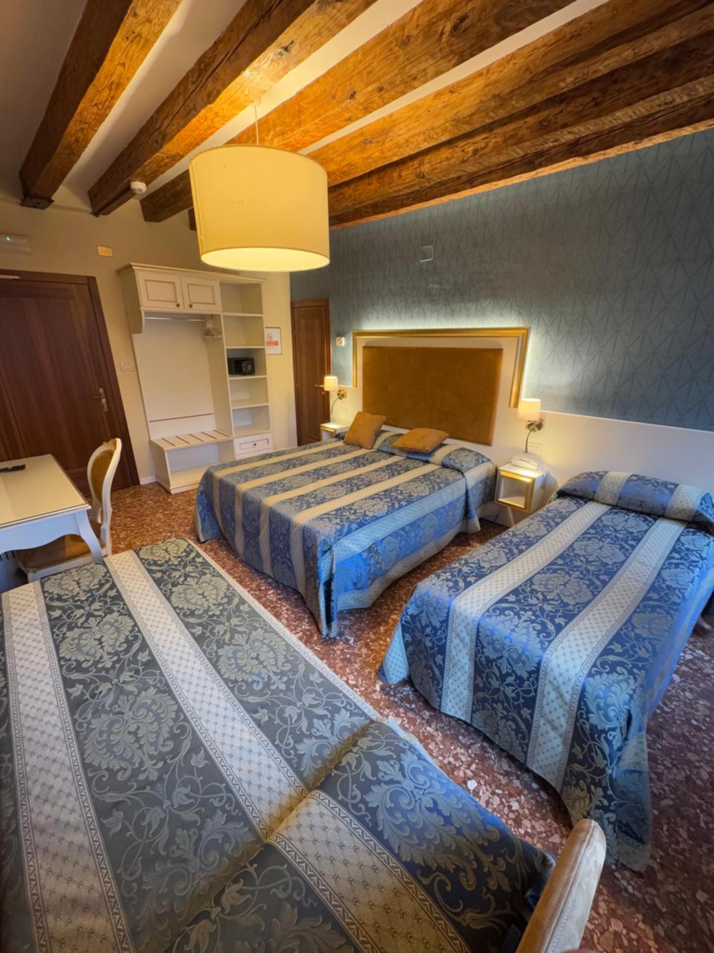 Hotel Tivoli - Photo 60