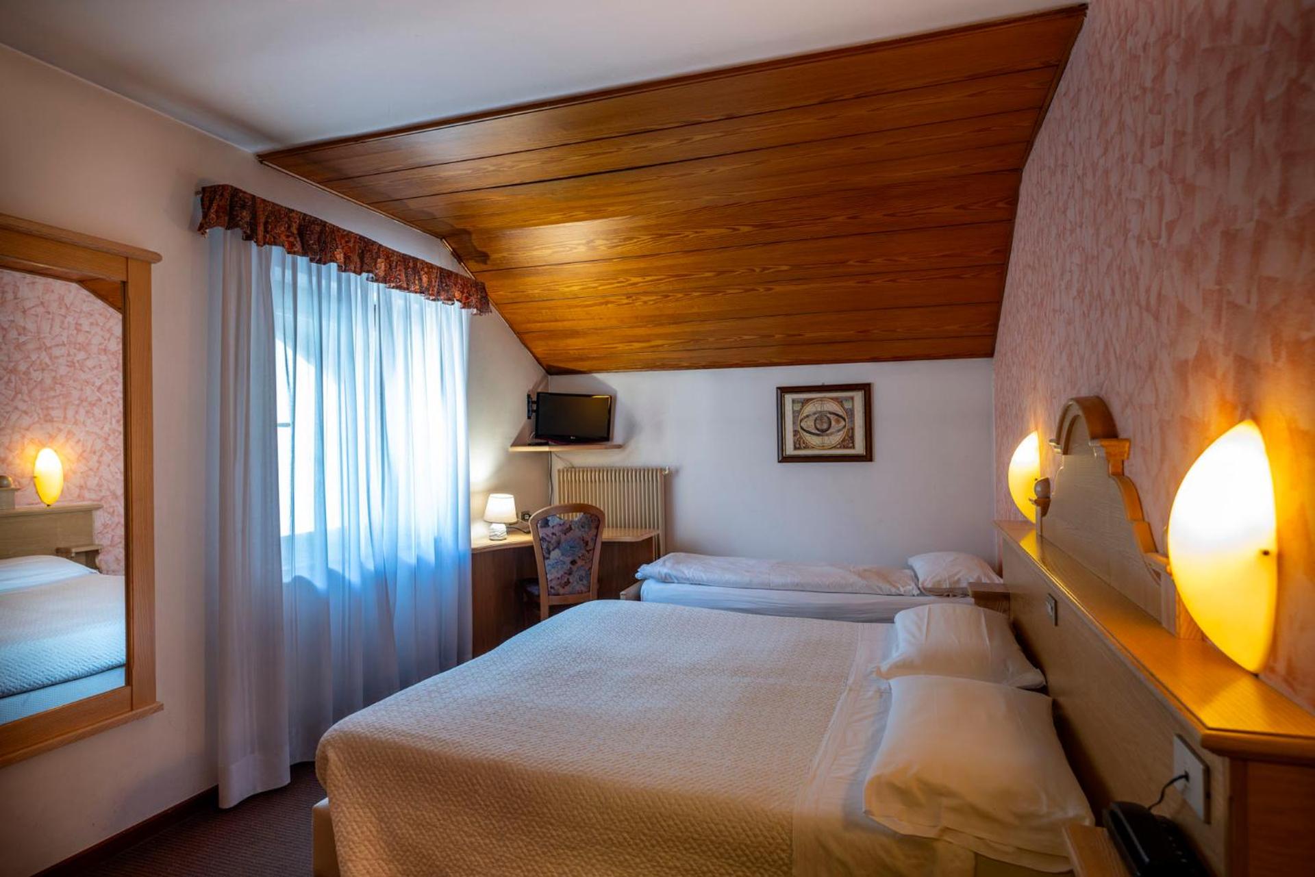 Economy Triple Room