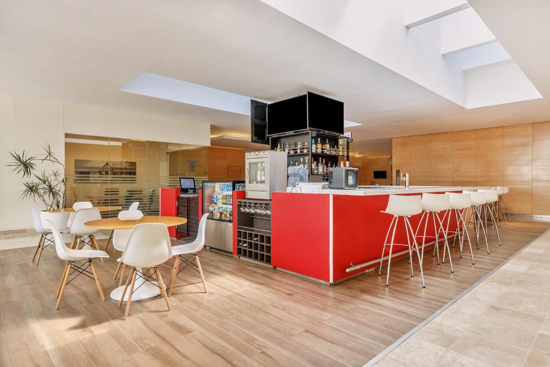 Fiesta Inn Centro Historico - Photo 38