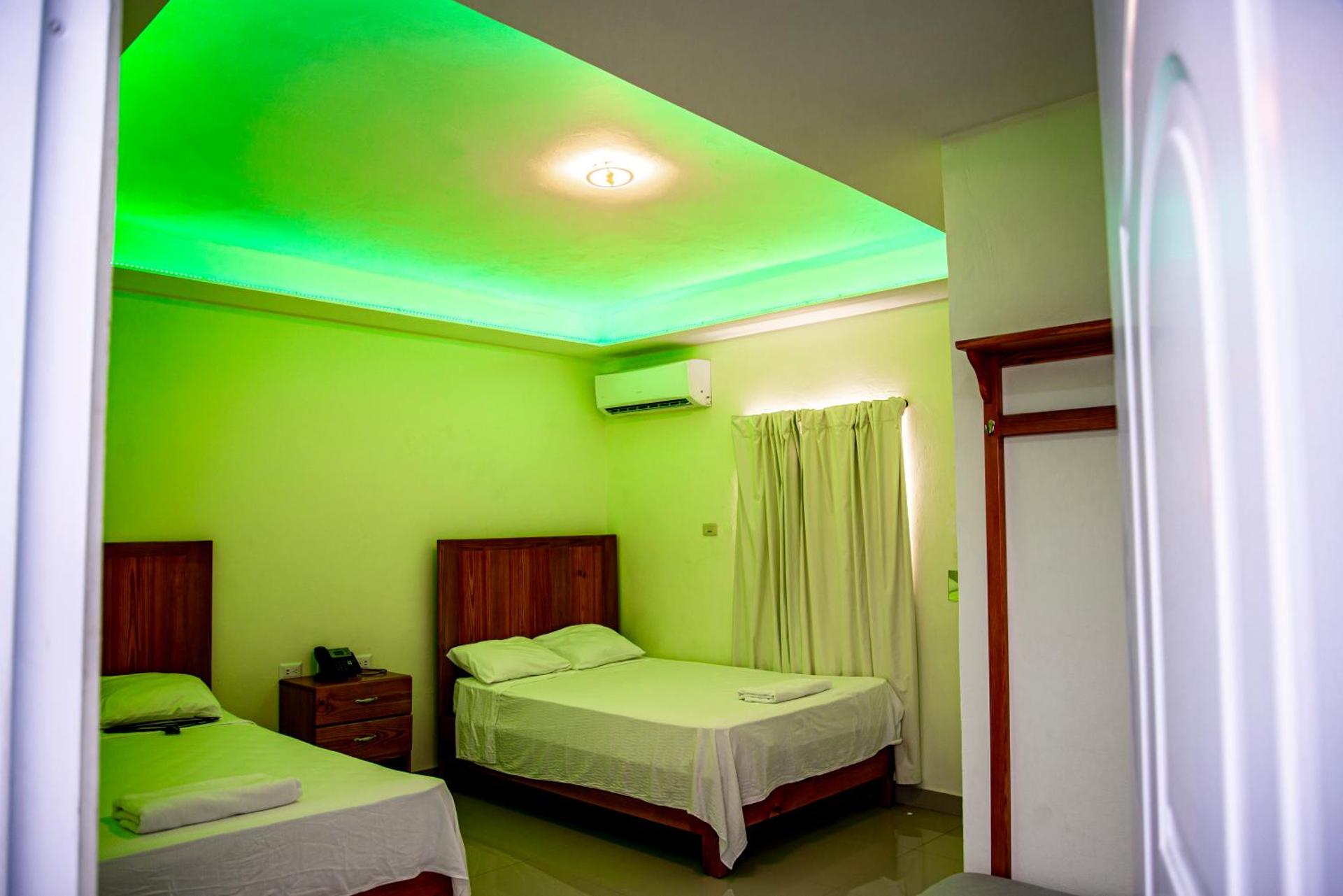 Hotel J&M - Photo 12