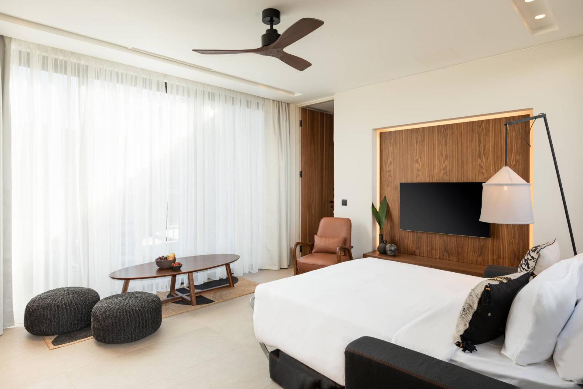 Core, 1 Bedroom Residence, 1 King, Sofa bed, Inland view