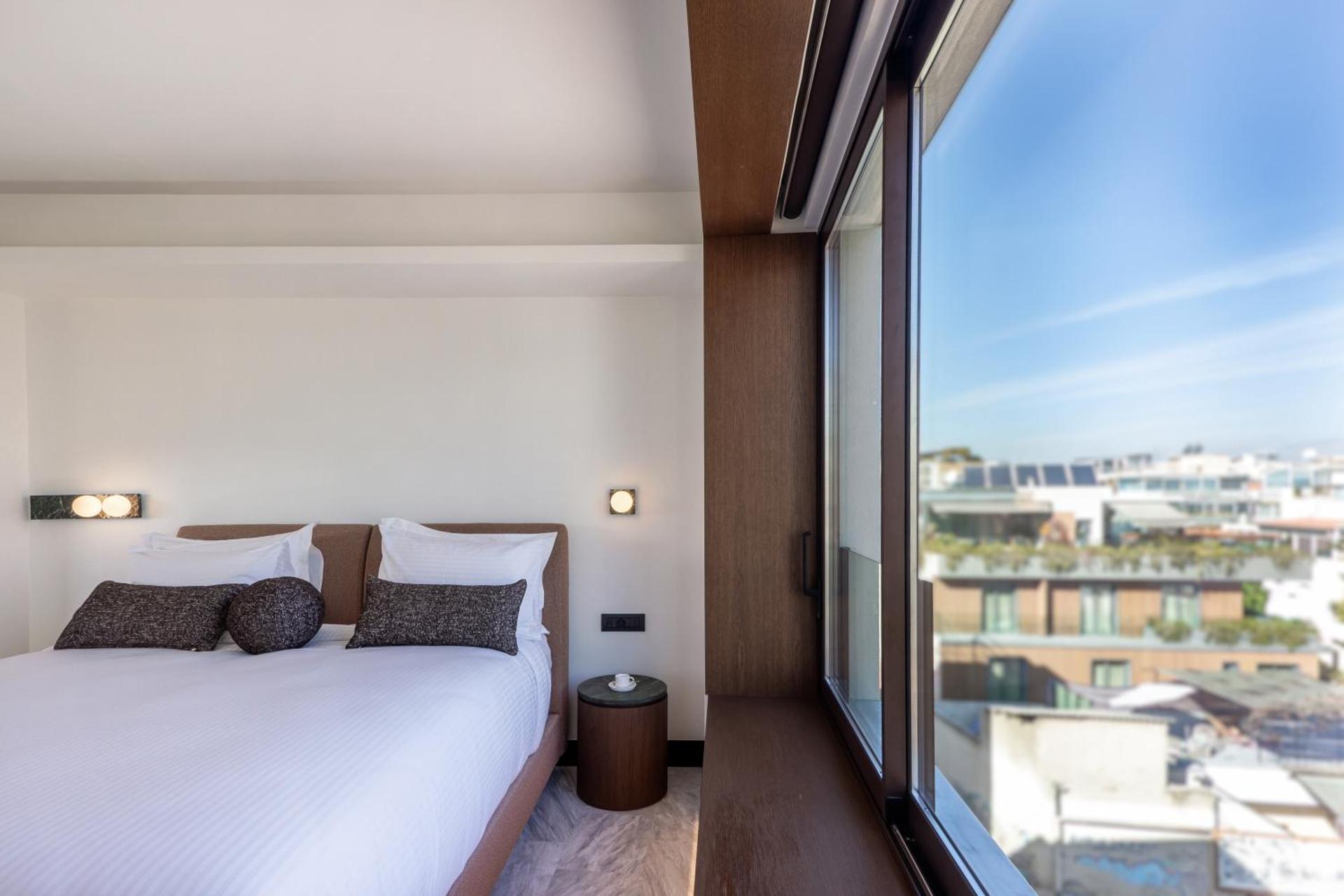 Deluxe Suite with Acropolis View 