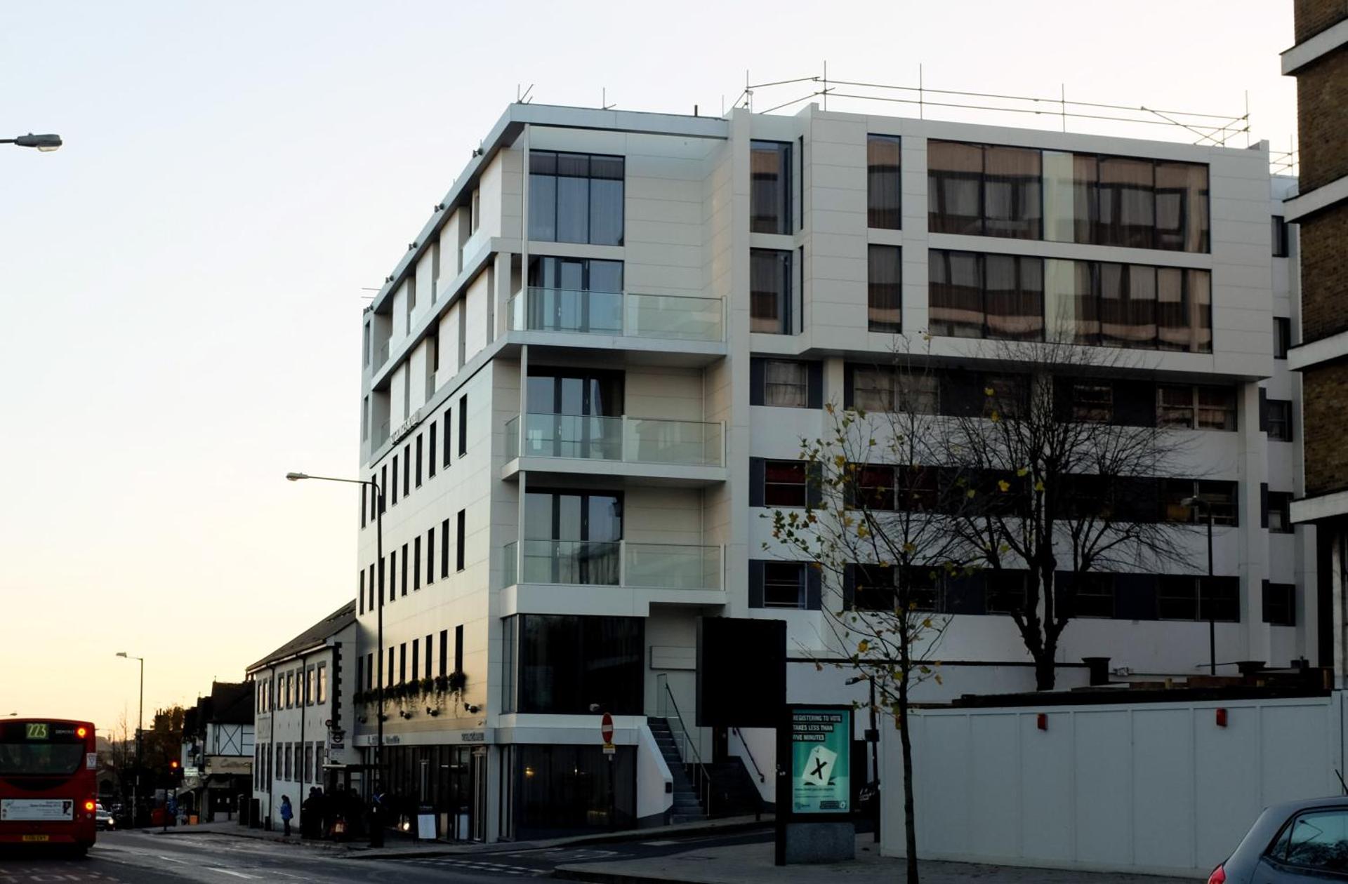 St George's Hotel - Wembley - Photo 57