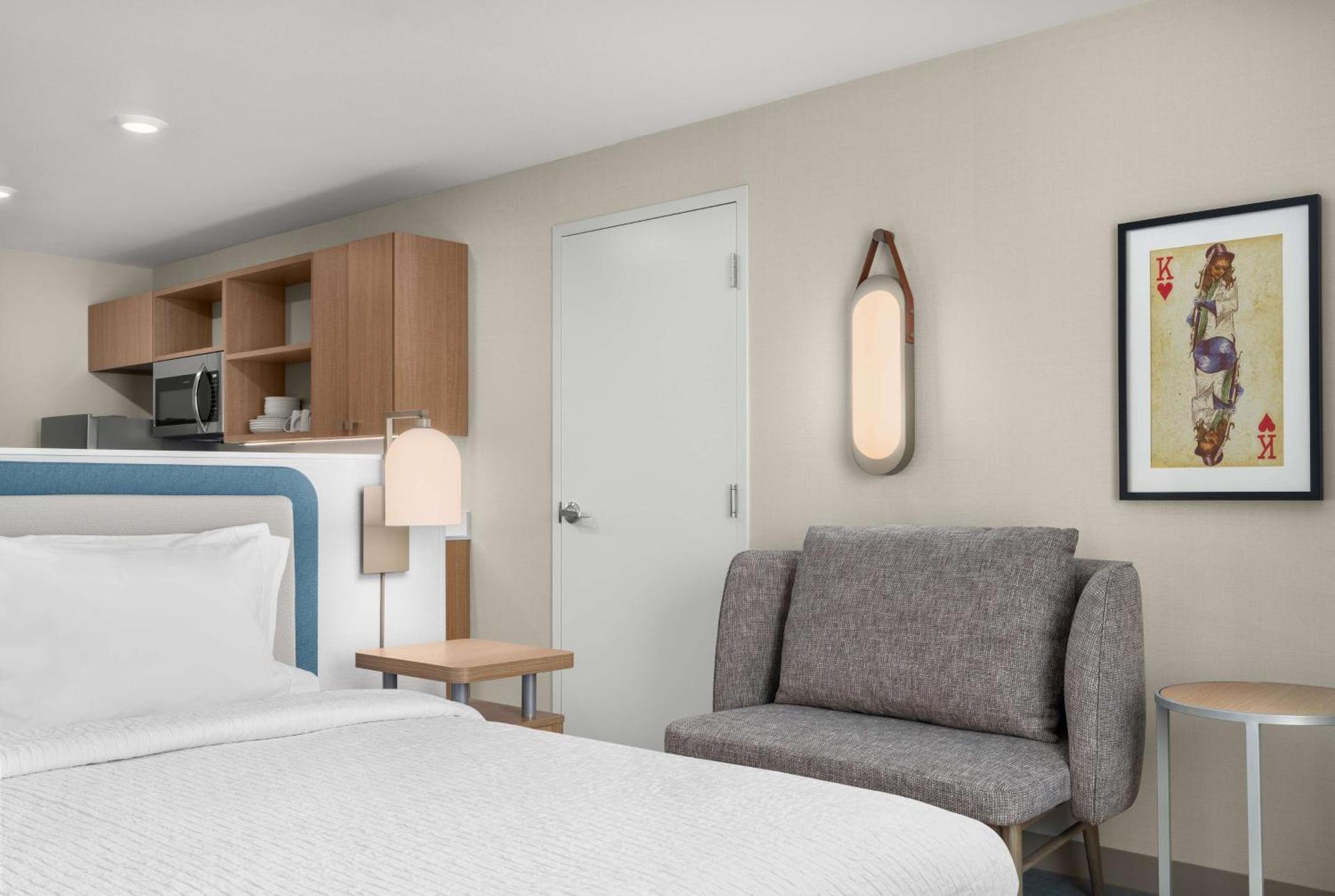 Efficiency King Suite 