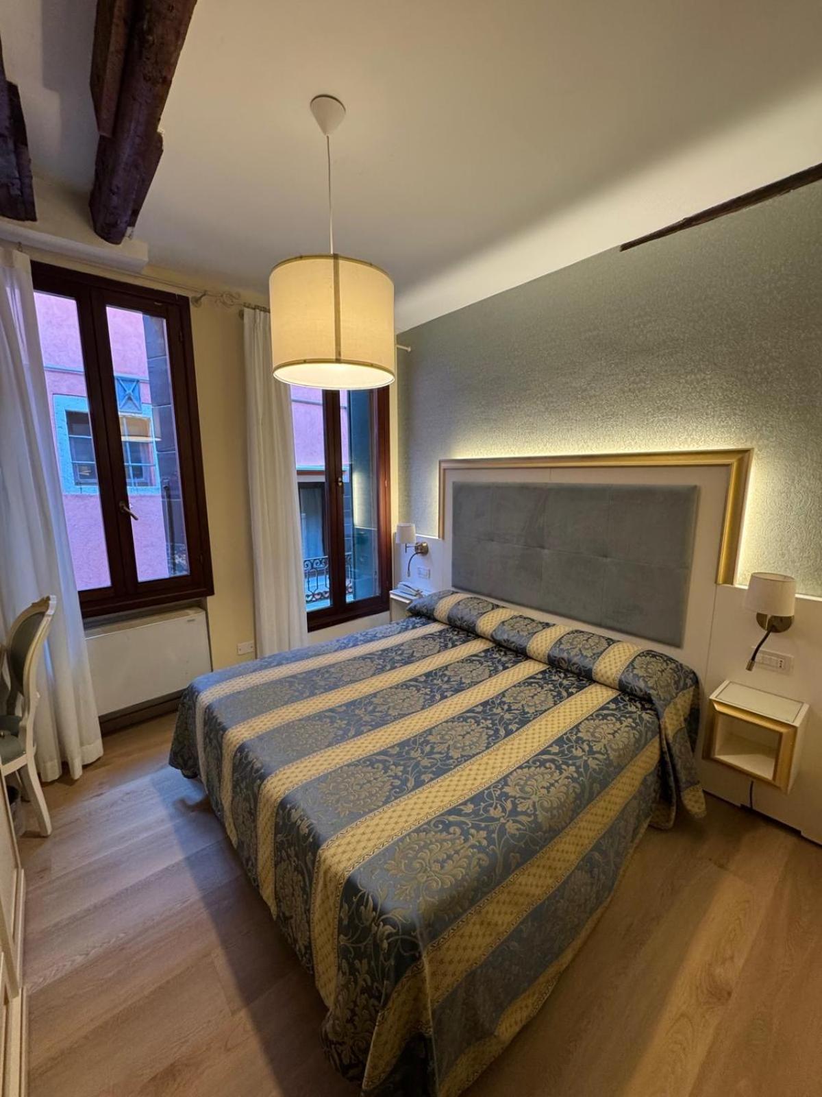 Hotel Tivoli - Photo 48