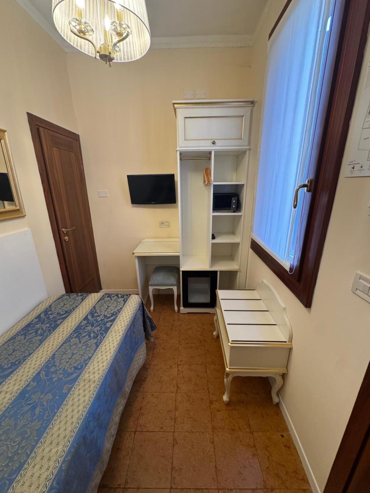 Hotel Tivoli - Photo 15